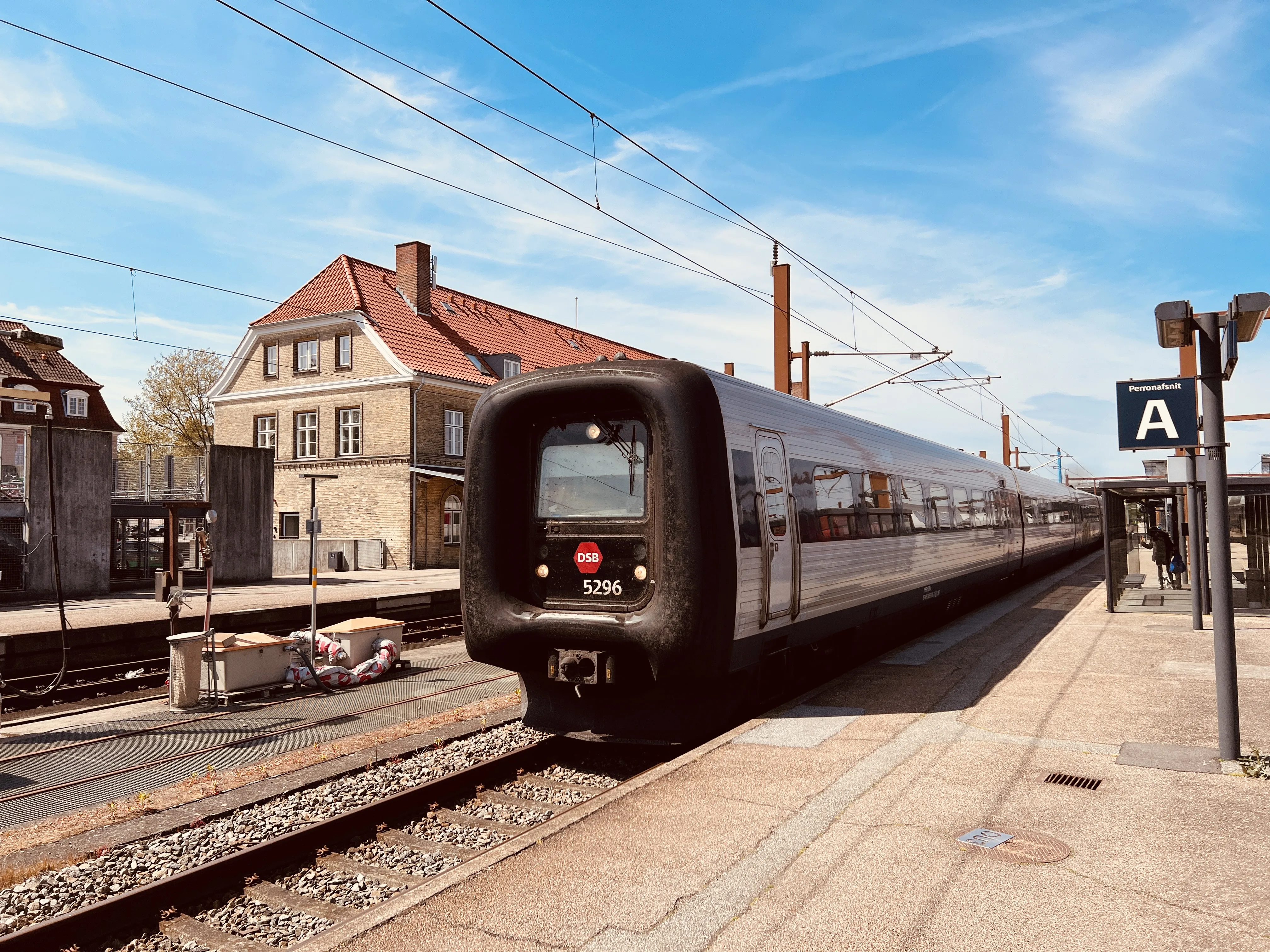 Billede af DSB MF 5096 fotograferet ud for Næstved Station.