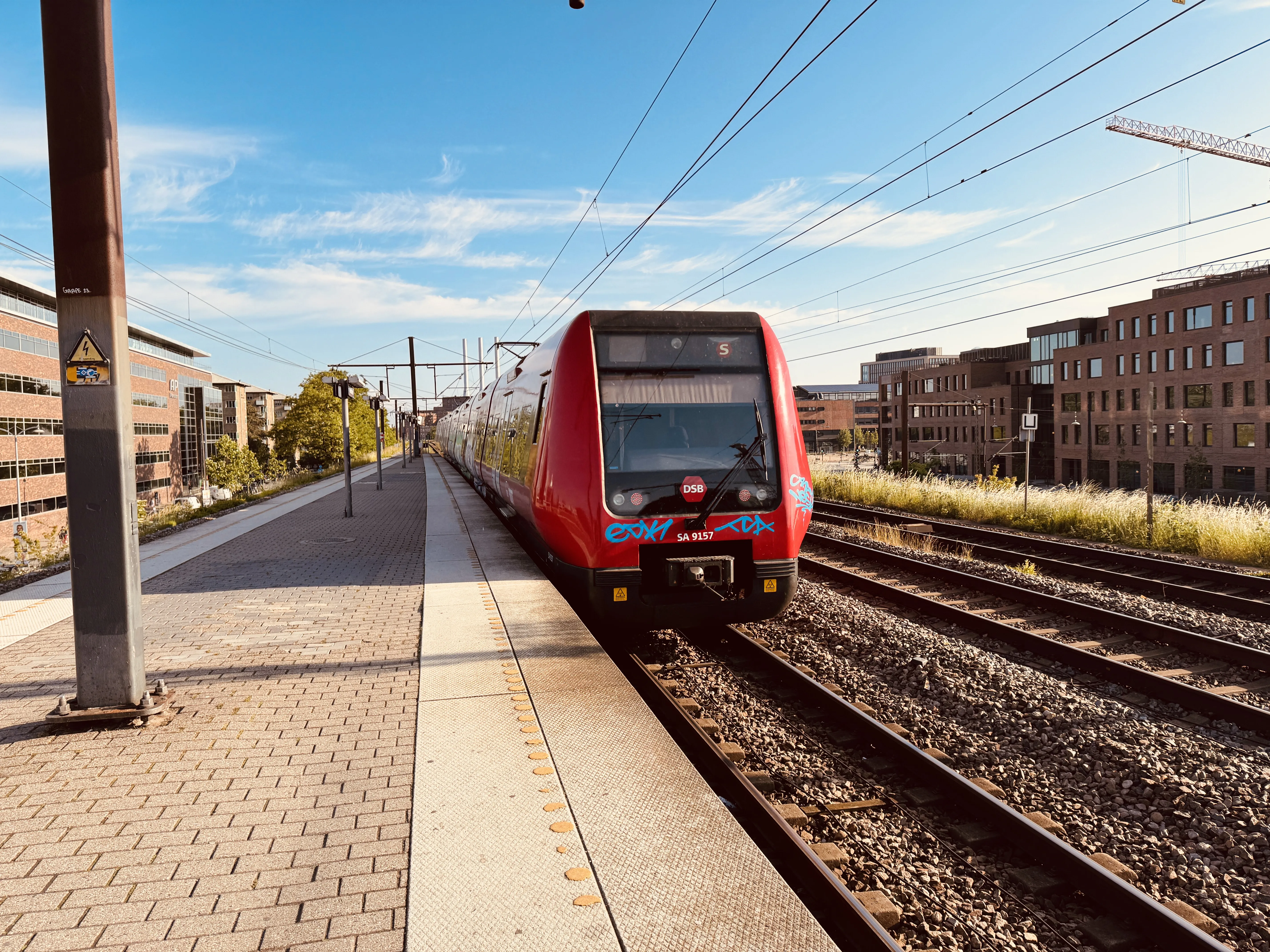 Billede af DSB SA 8157 fotograferet ud for Nordhavn S-togstrinbræt.