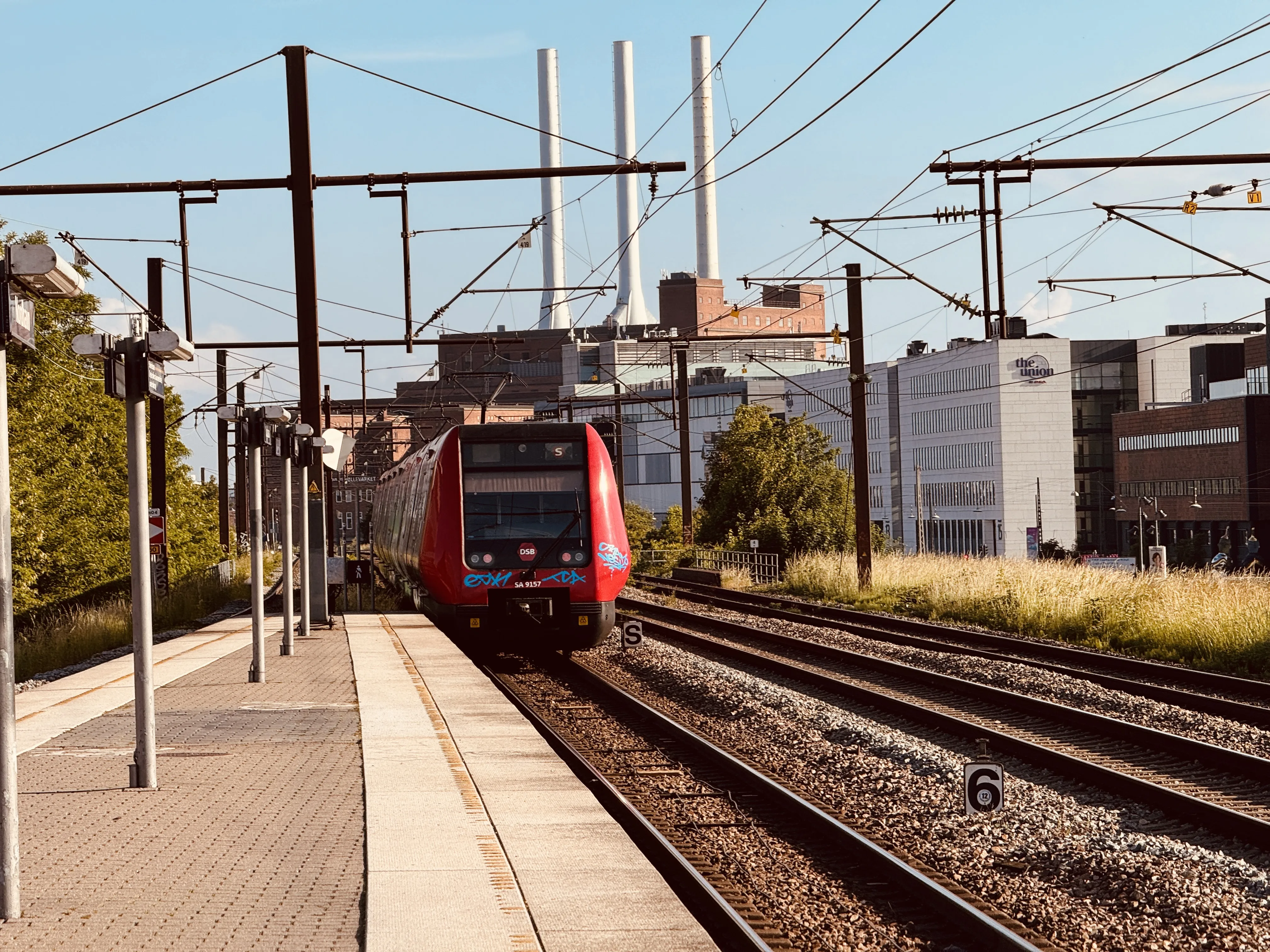 Billede af DSB SA 8157 fotograferet ud for Nordhavn S-togstrinbræt.