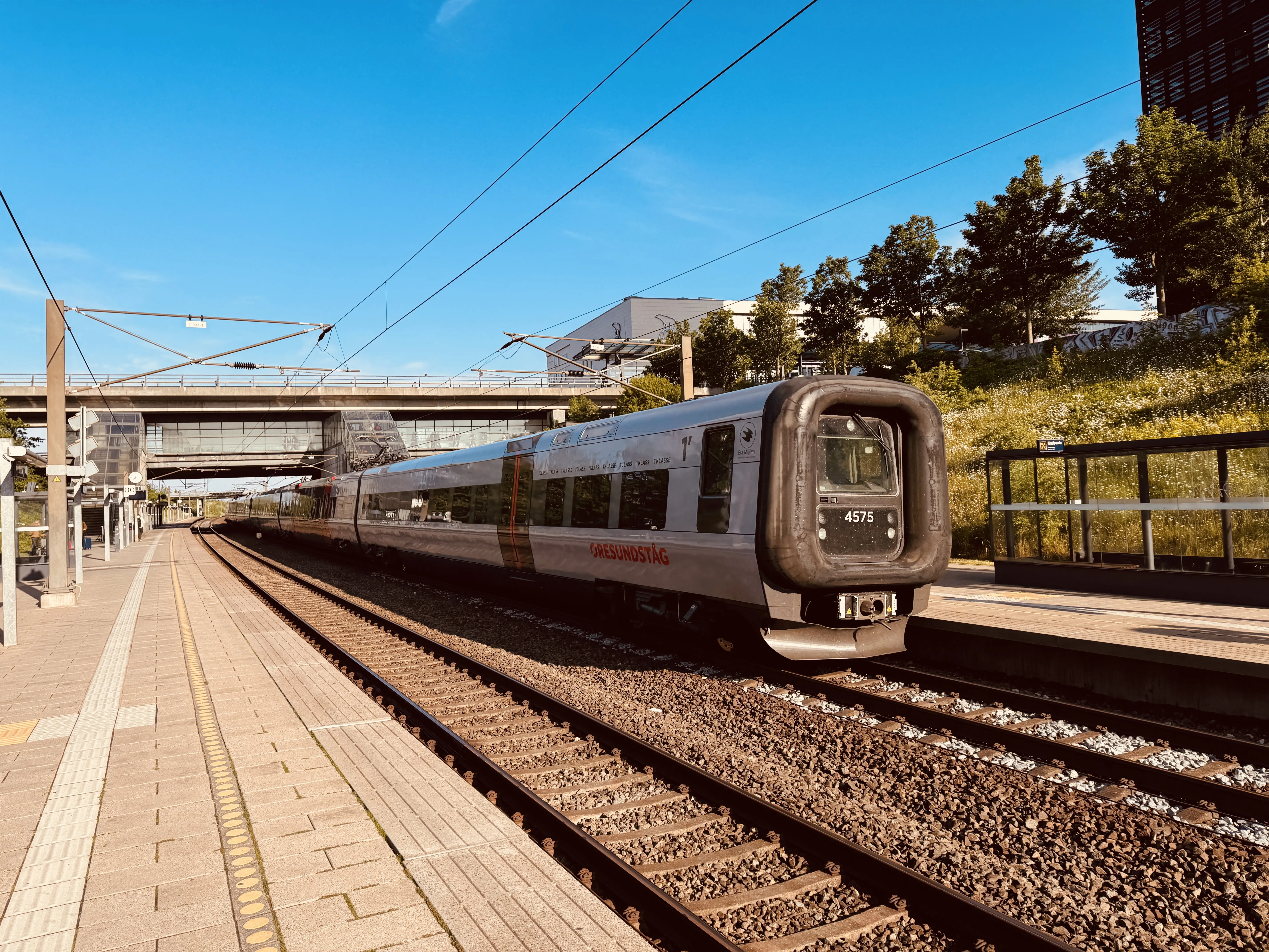 Billede af DSB ET 4375 fotograferet ud for Ørestad Trinbræt.