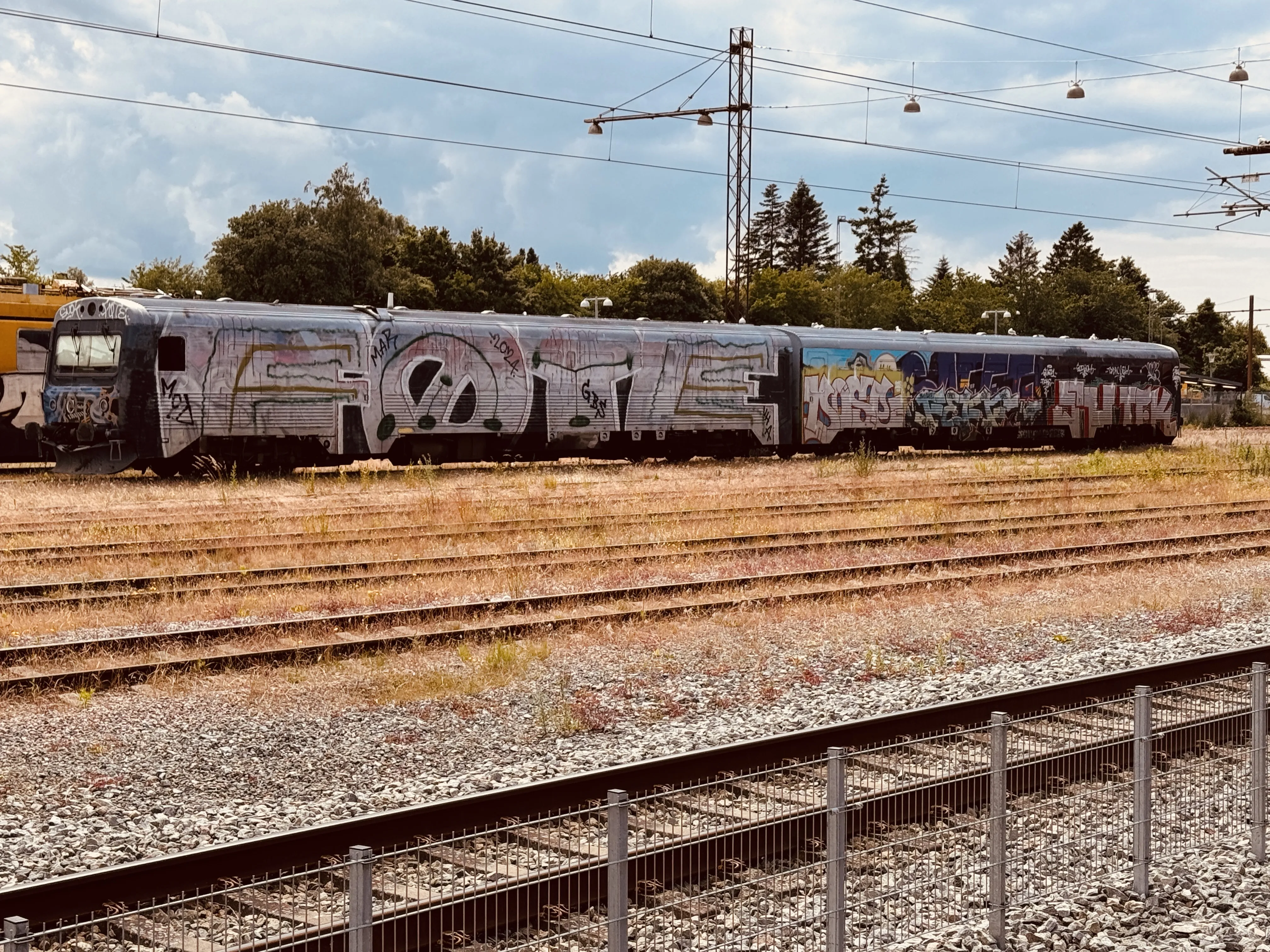 Billede af CRSA MR 4082, tidligere DSB MR 4082 fotograferet ud for Ringsted Station.