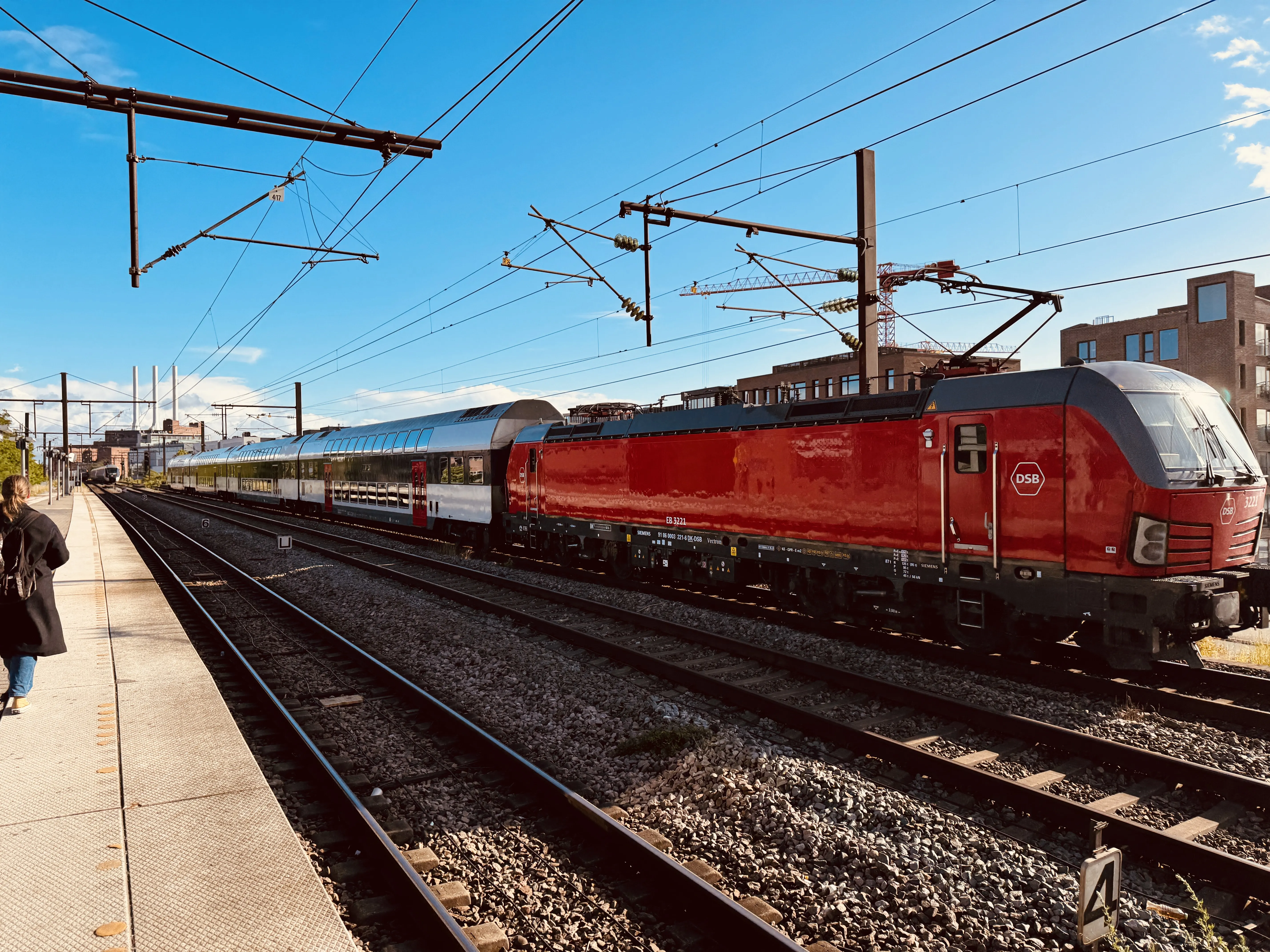 Billede af DSB EB 3221 fotograferet ud for Nordhavn S-togstrinbræt.