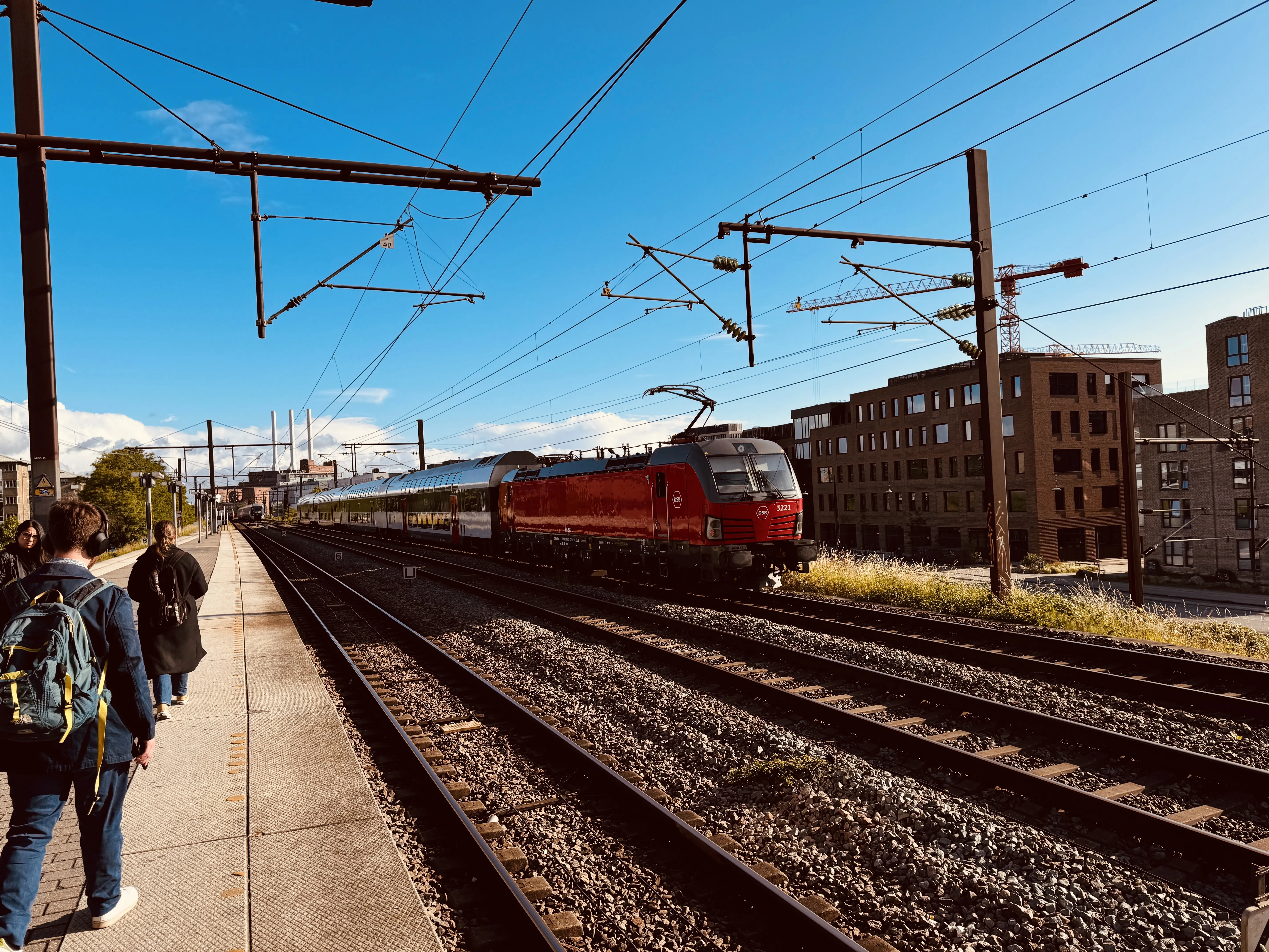 Billede af DSB EB 3221 fotograferet ud for Nordhavn S-togstrinbræt.