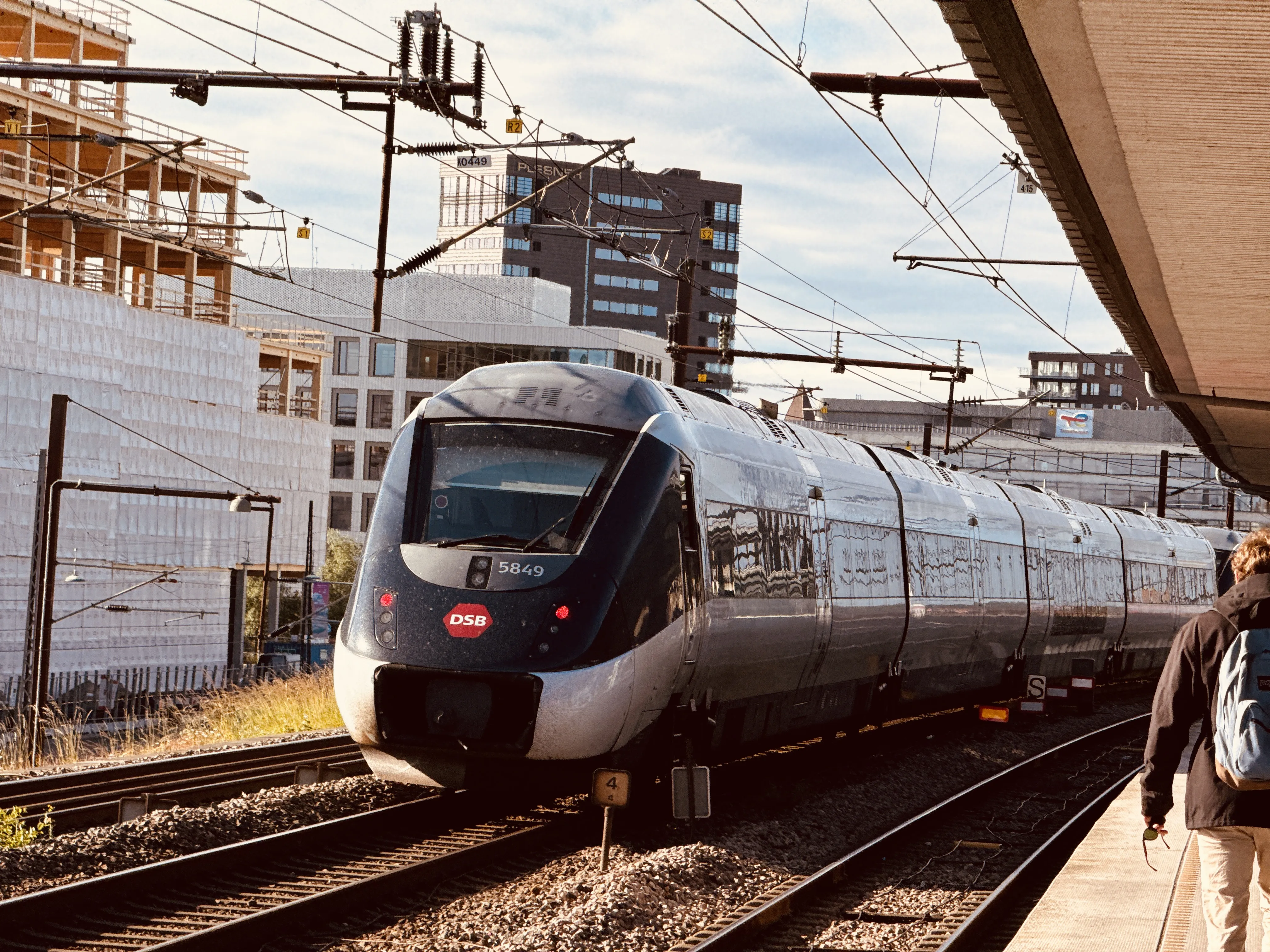 Billede af DSB MG 5649 fotograferet ud for Nordhavn S-togstrinbræt.