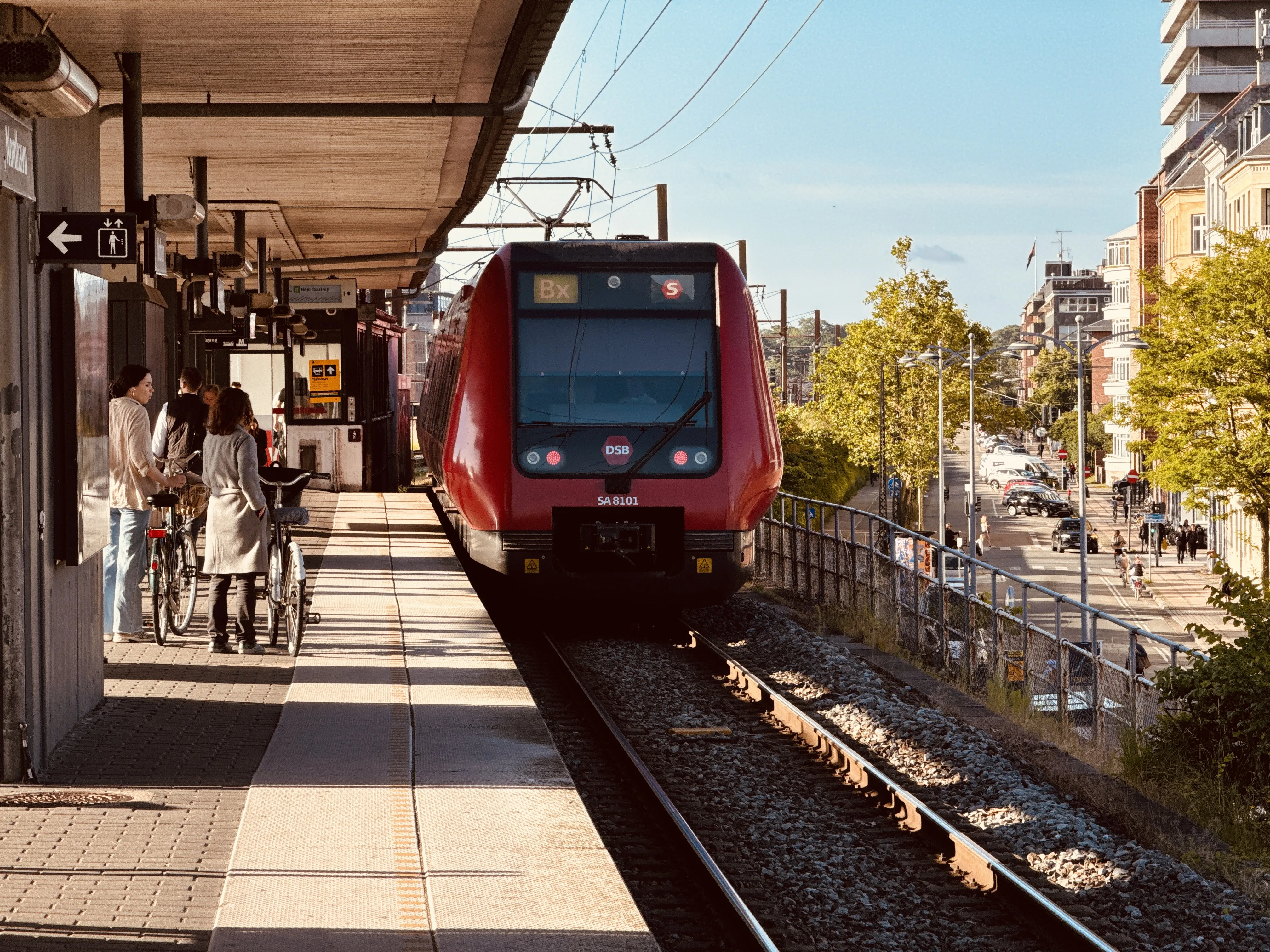 Billede af DSB SA 8101 fotograferet ud for Nordhavn S-togstrinbræt.