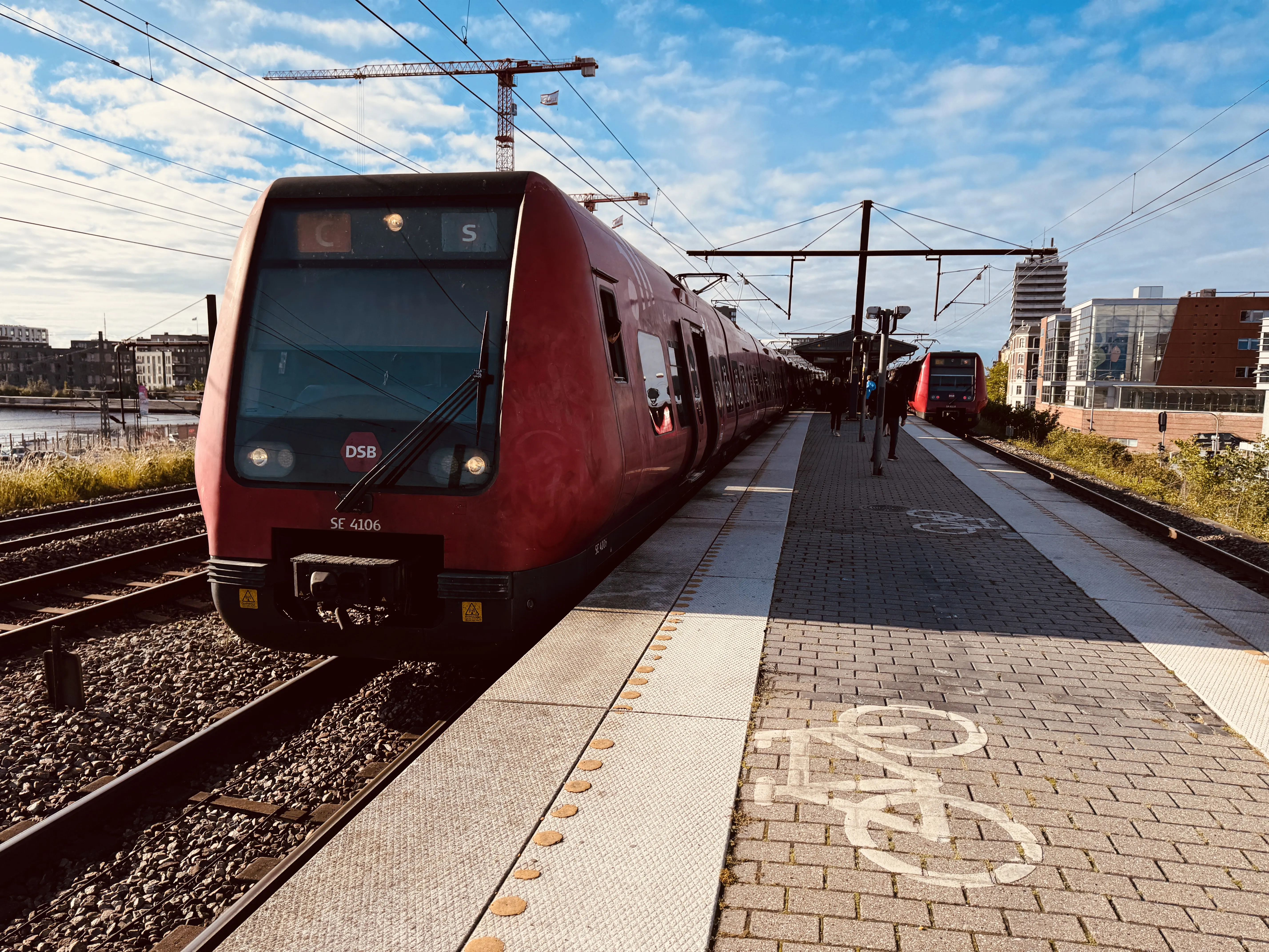 Billede af DSB SE 4106 fotograferet ud for Nordhavn S-togstrinbræt.