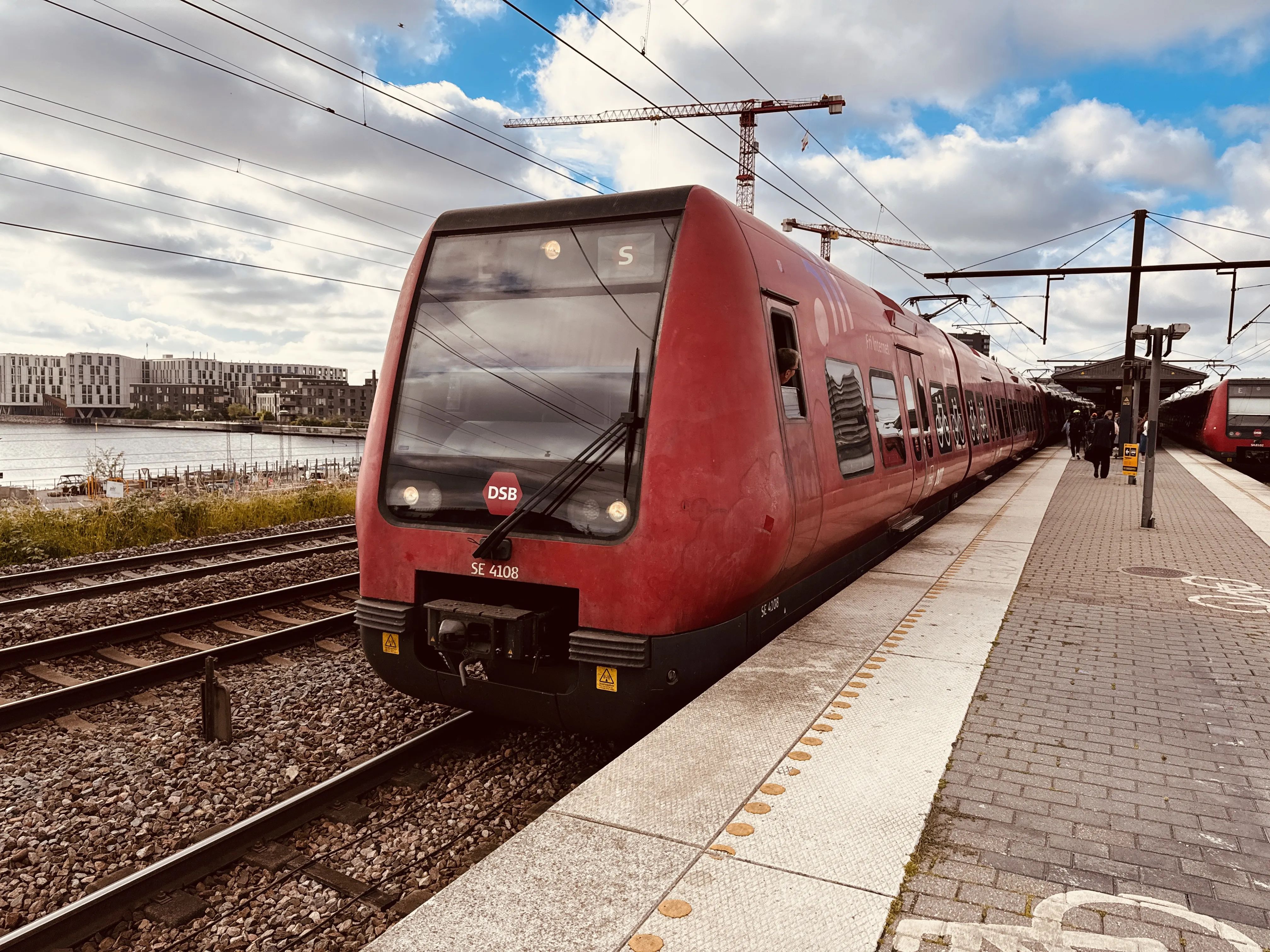 Billede af DSB SE 4108 fotograferet ud for Nordhavn S-togstrinbræt.