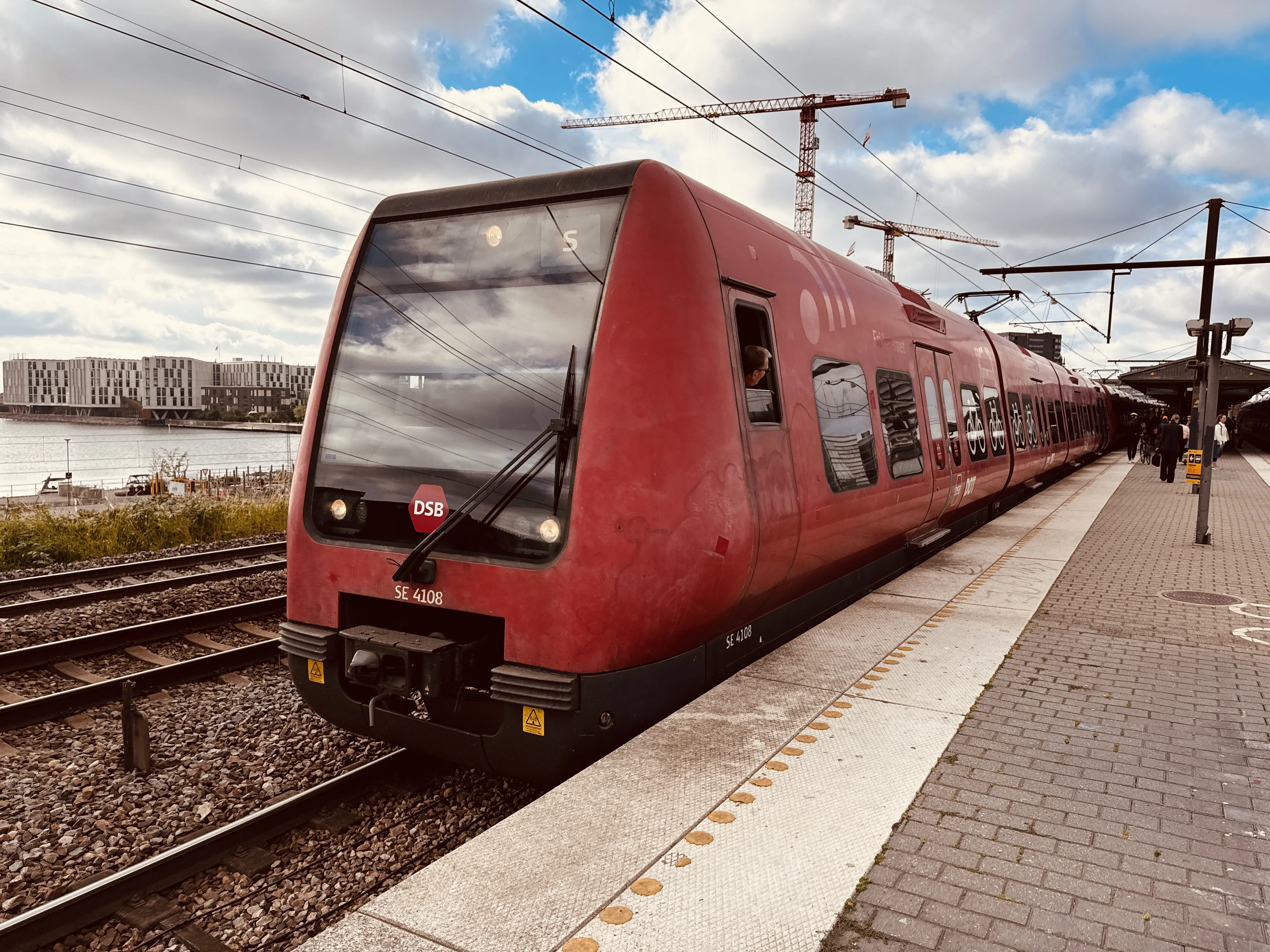 Billede af DSB SE 4108 fotograferet ud for Nordhavn S-togstrinbræt.