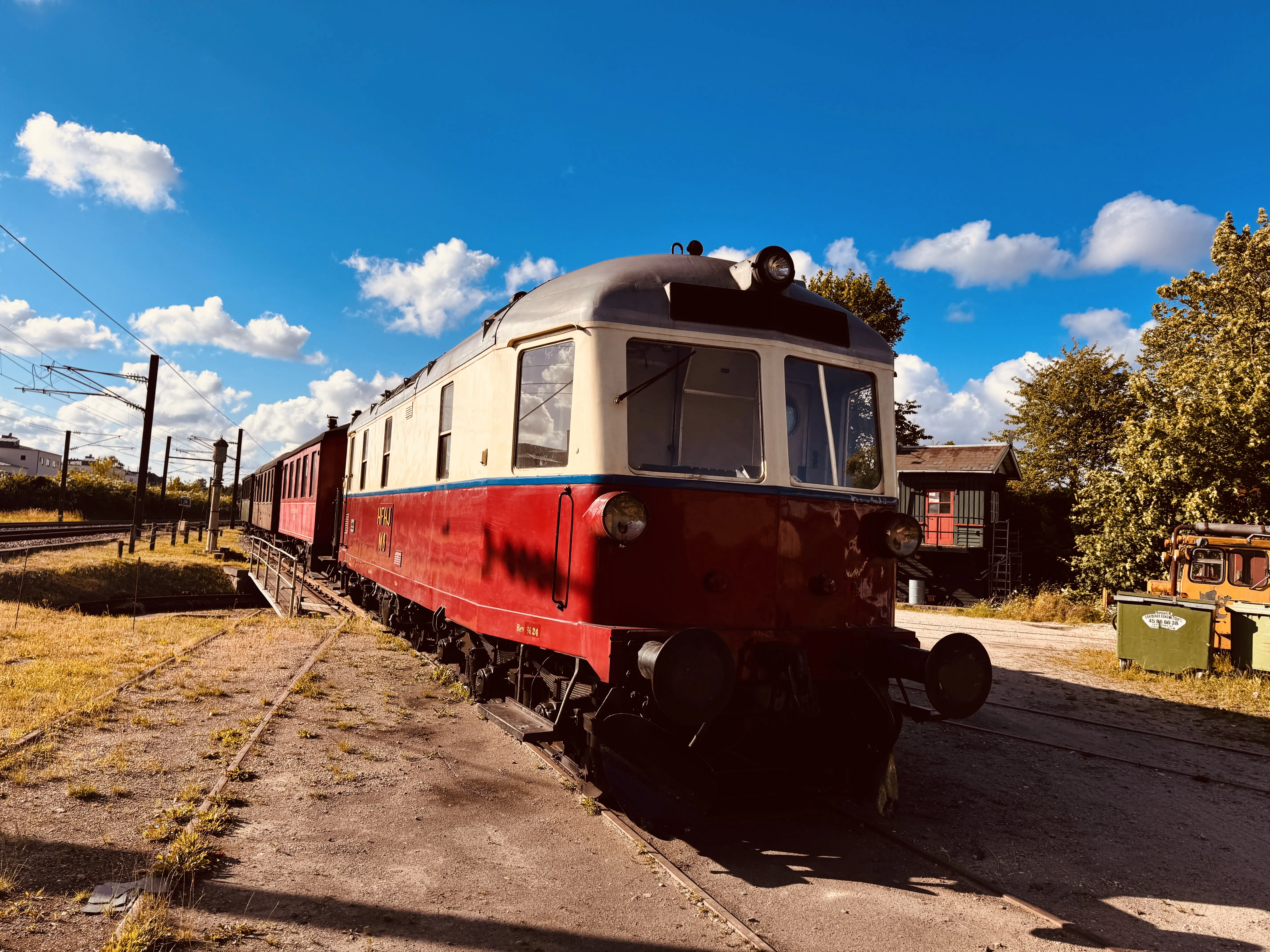 Billede af HFHJ M 8 fotograferet ud for Rungsted Kyst Station.