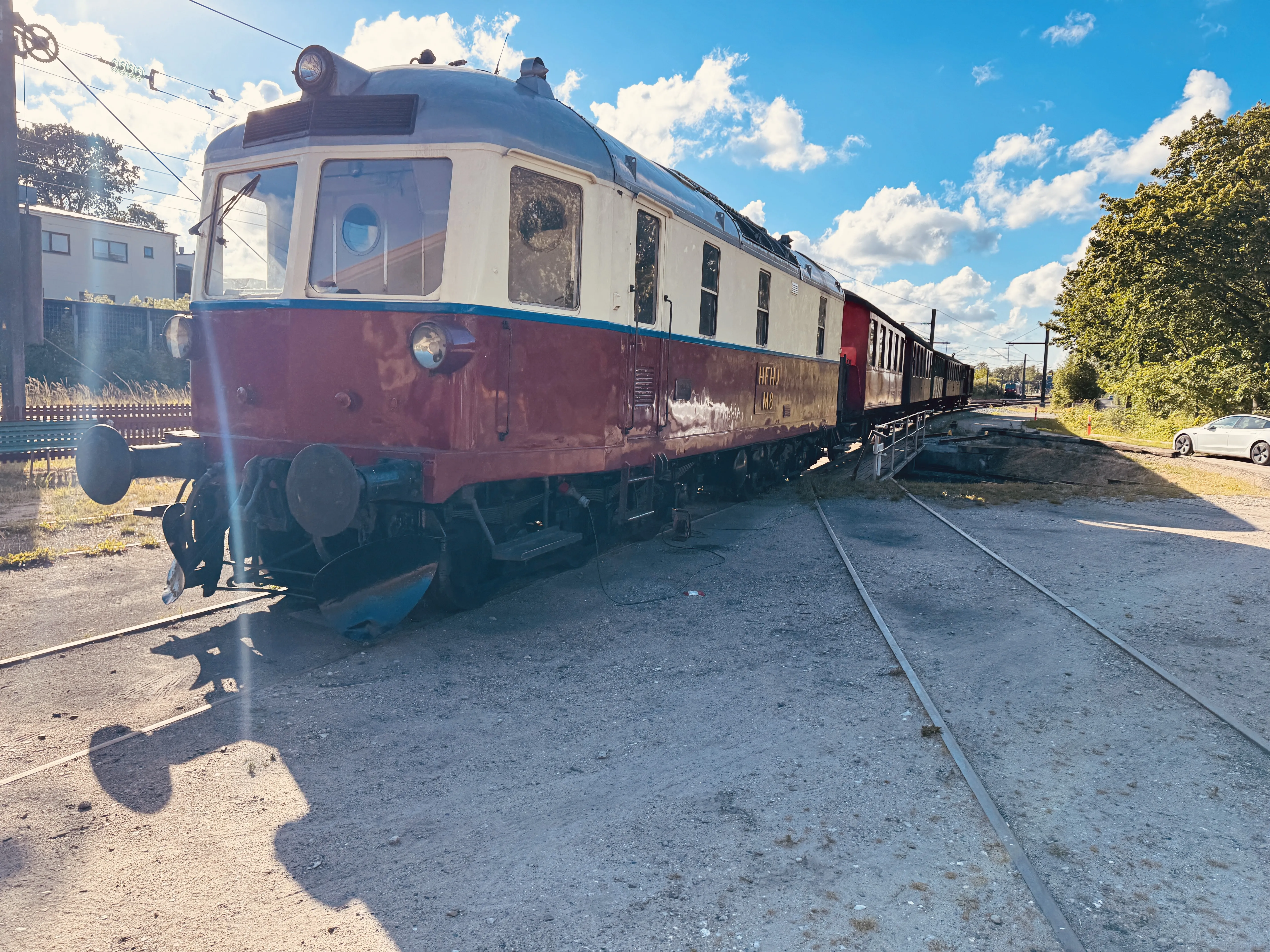 Billede af HFHJ M 8 fotograferet ud for Rungsted Kyst Station.