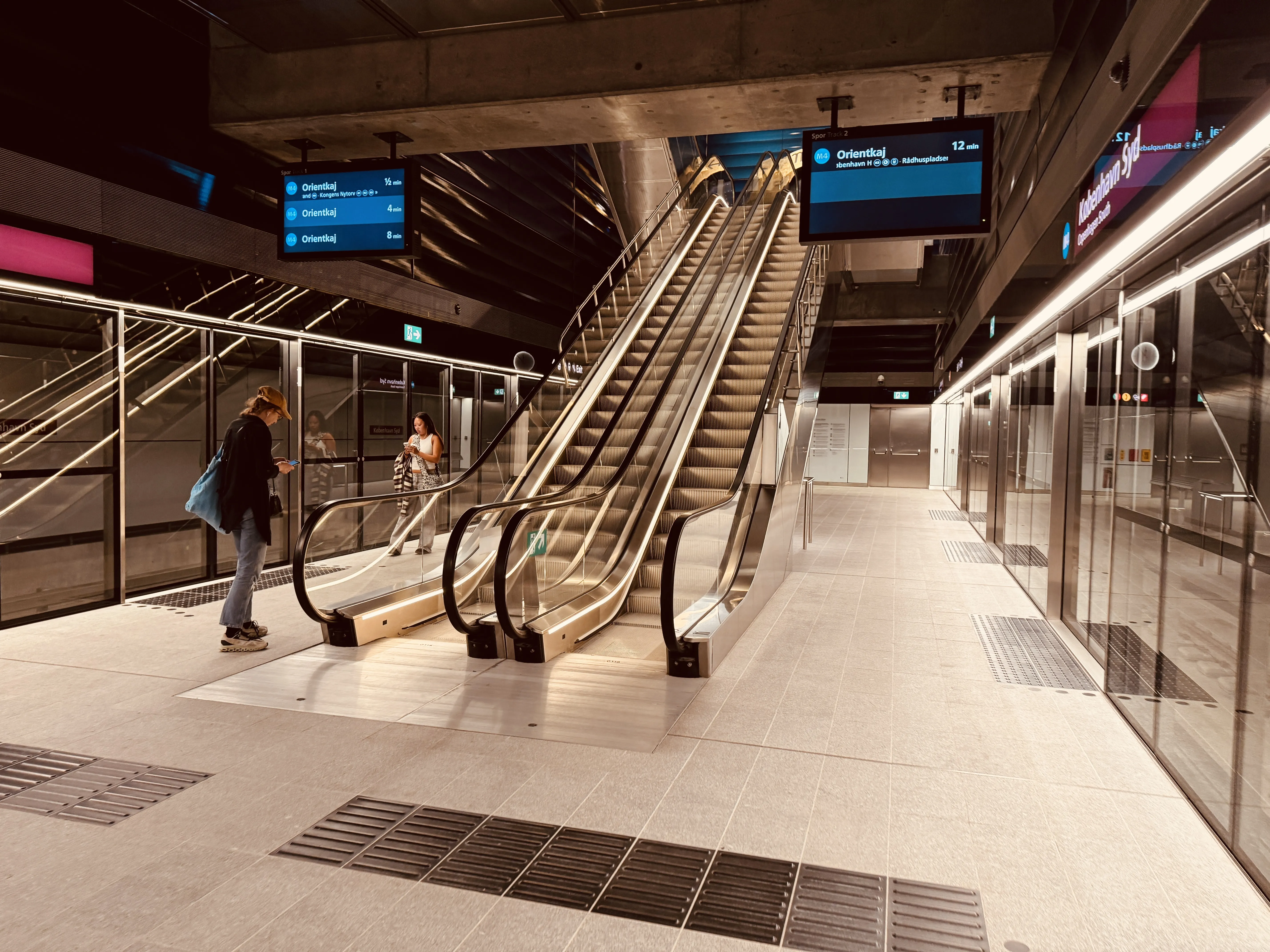 Billede af København Syd Metrostation.