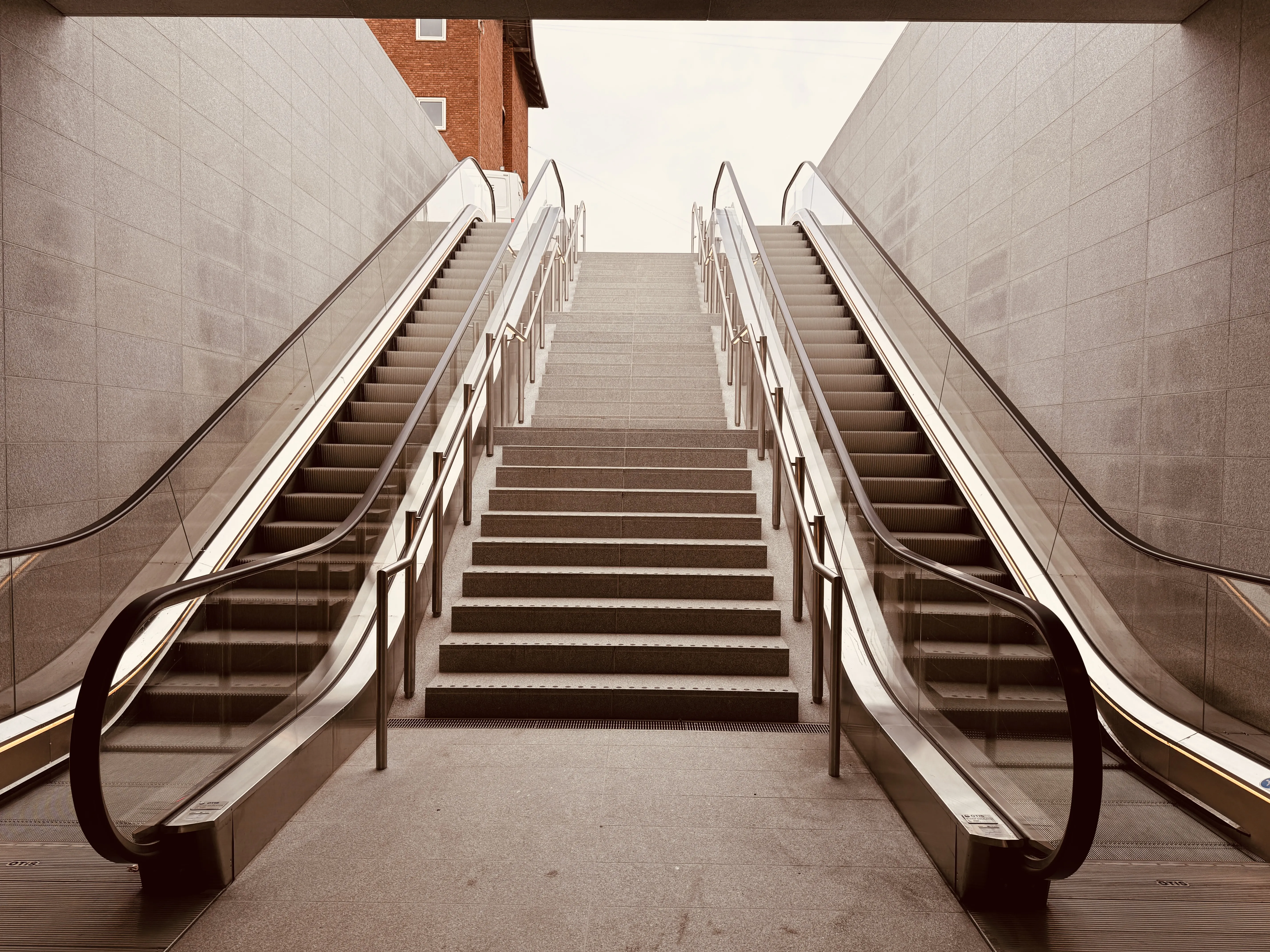 Billede af Mozarts Plads Metrostation.