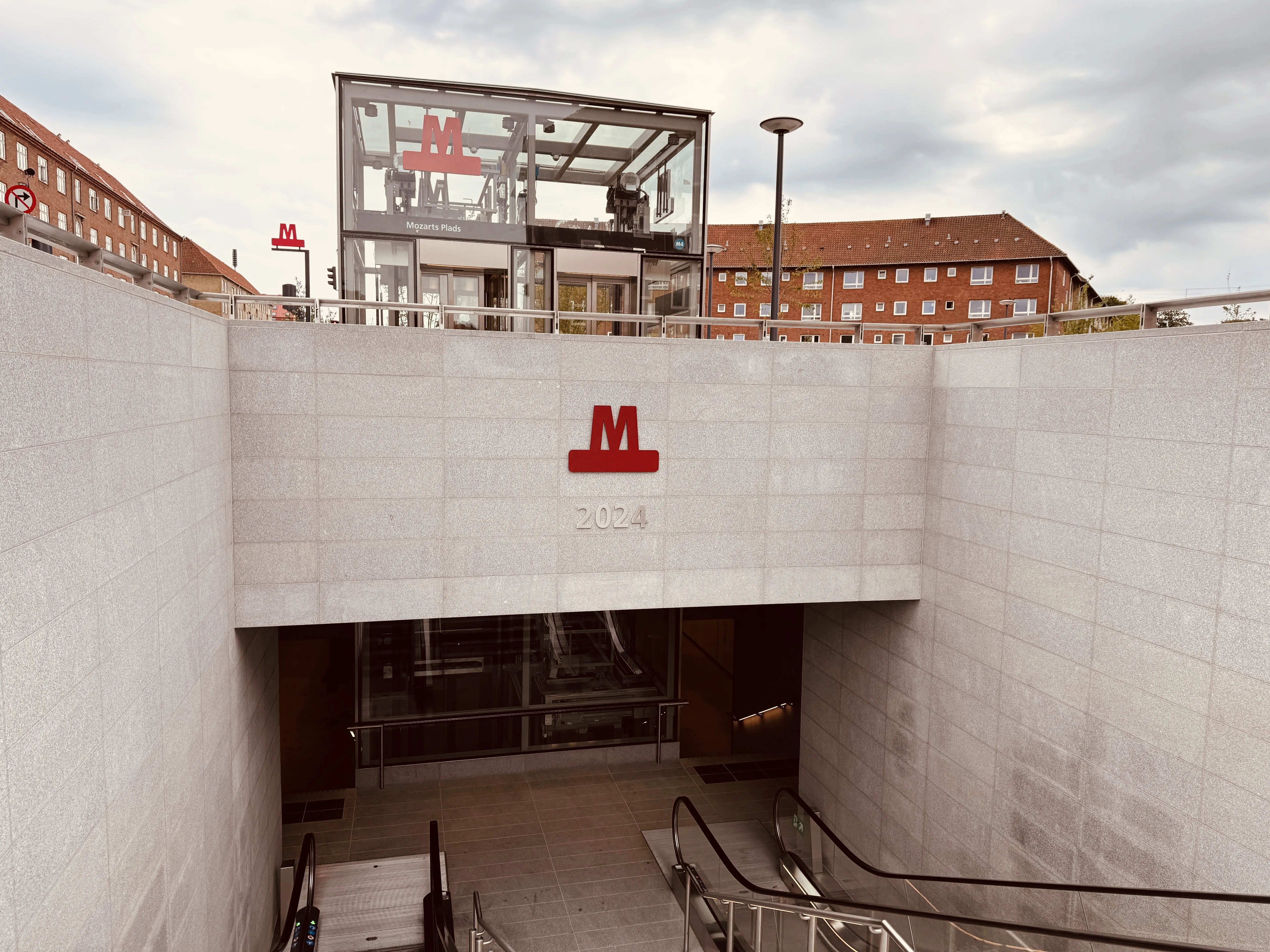 Billede af Mozarts Plads Metrostation.