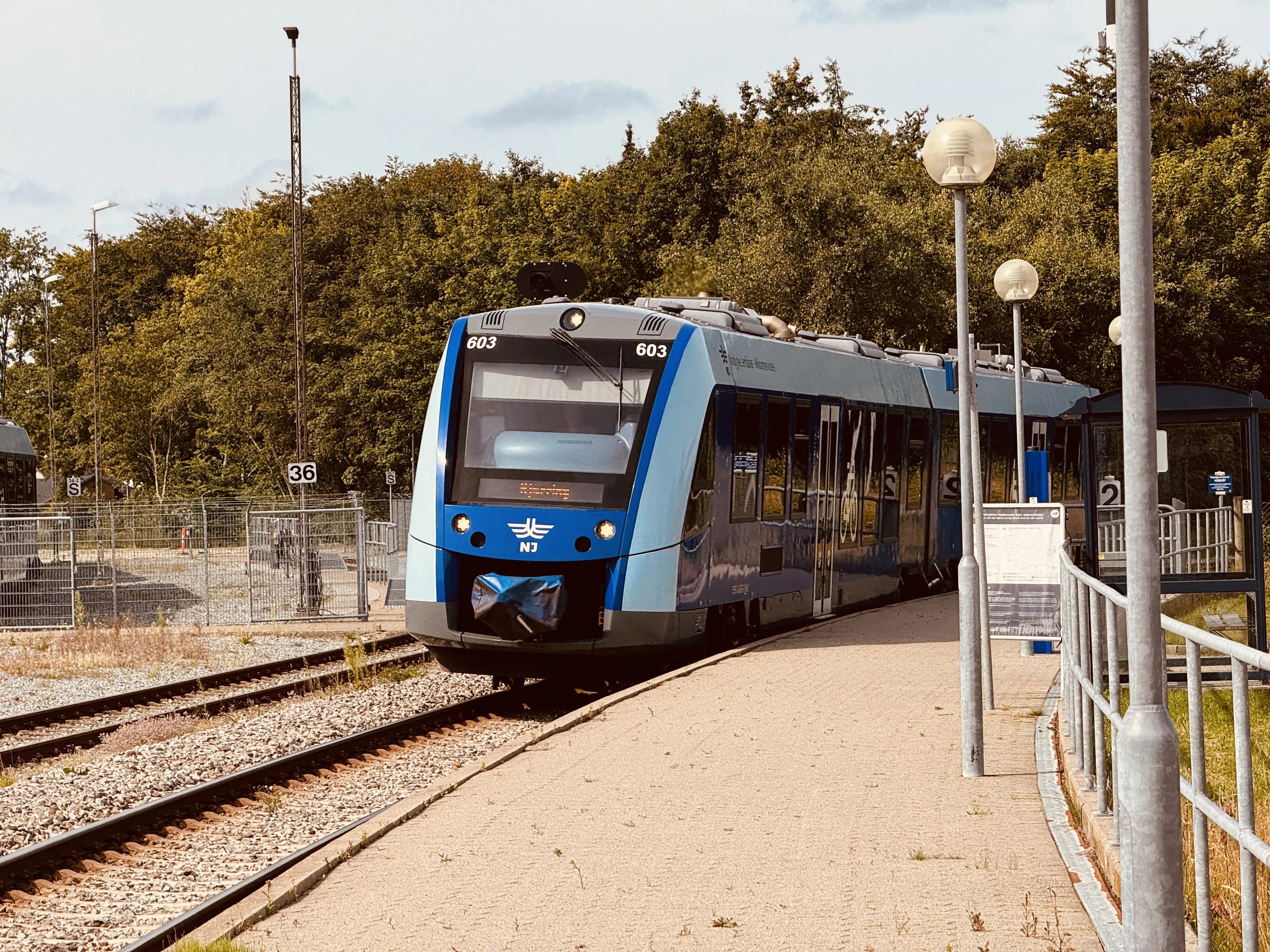 Billede af NJJ LM 603 fotograferet ud for Kvægtorvet Trinbræt.