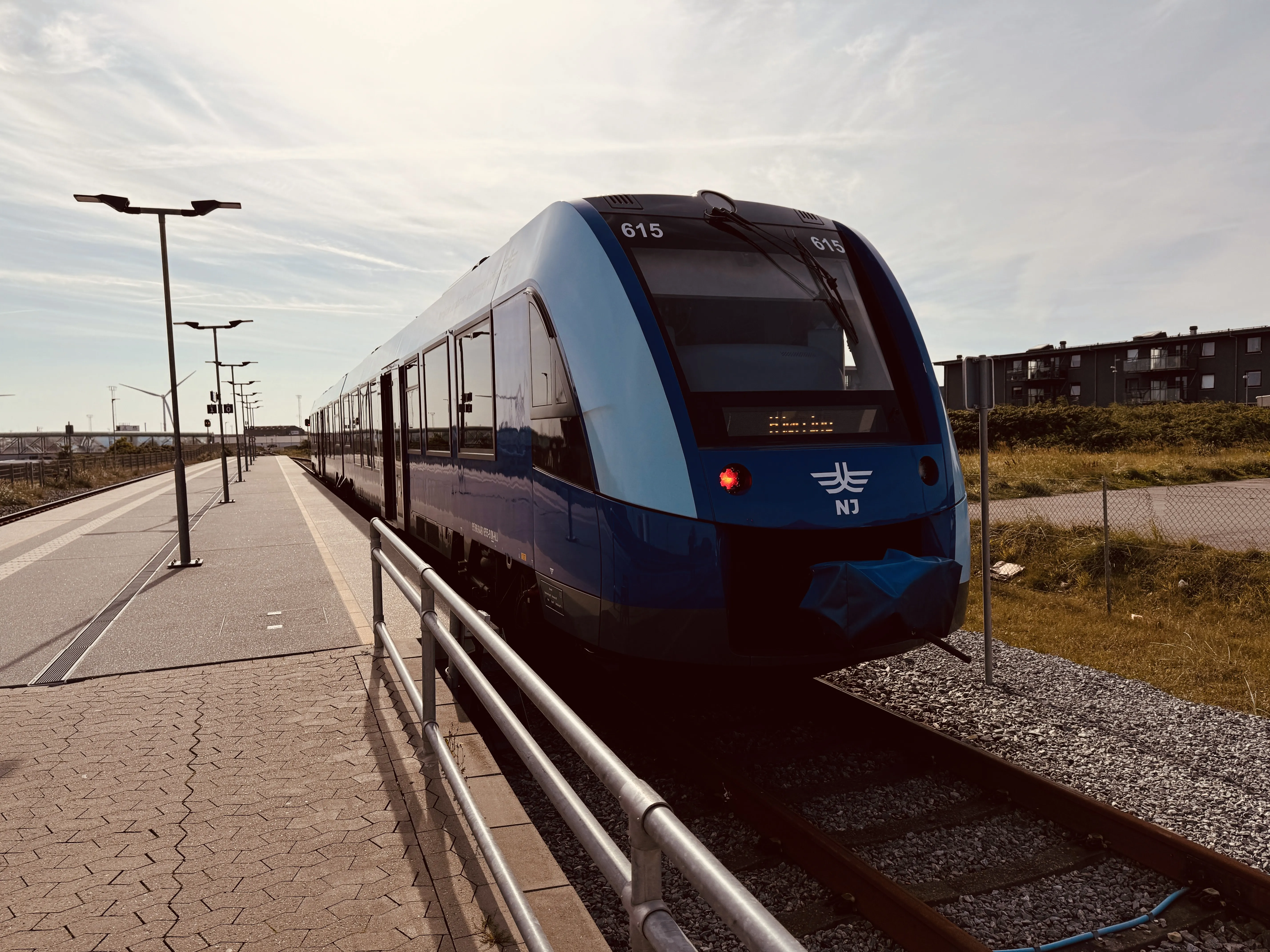 Billede af NJJ LM 615 fotograferet ud for Hirtshals Havn Trinbræt.