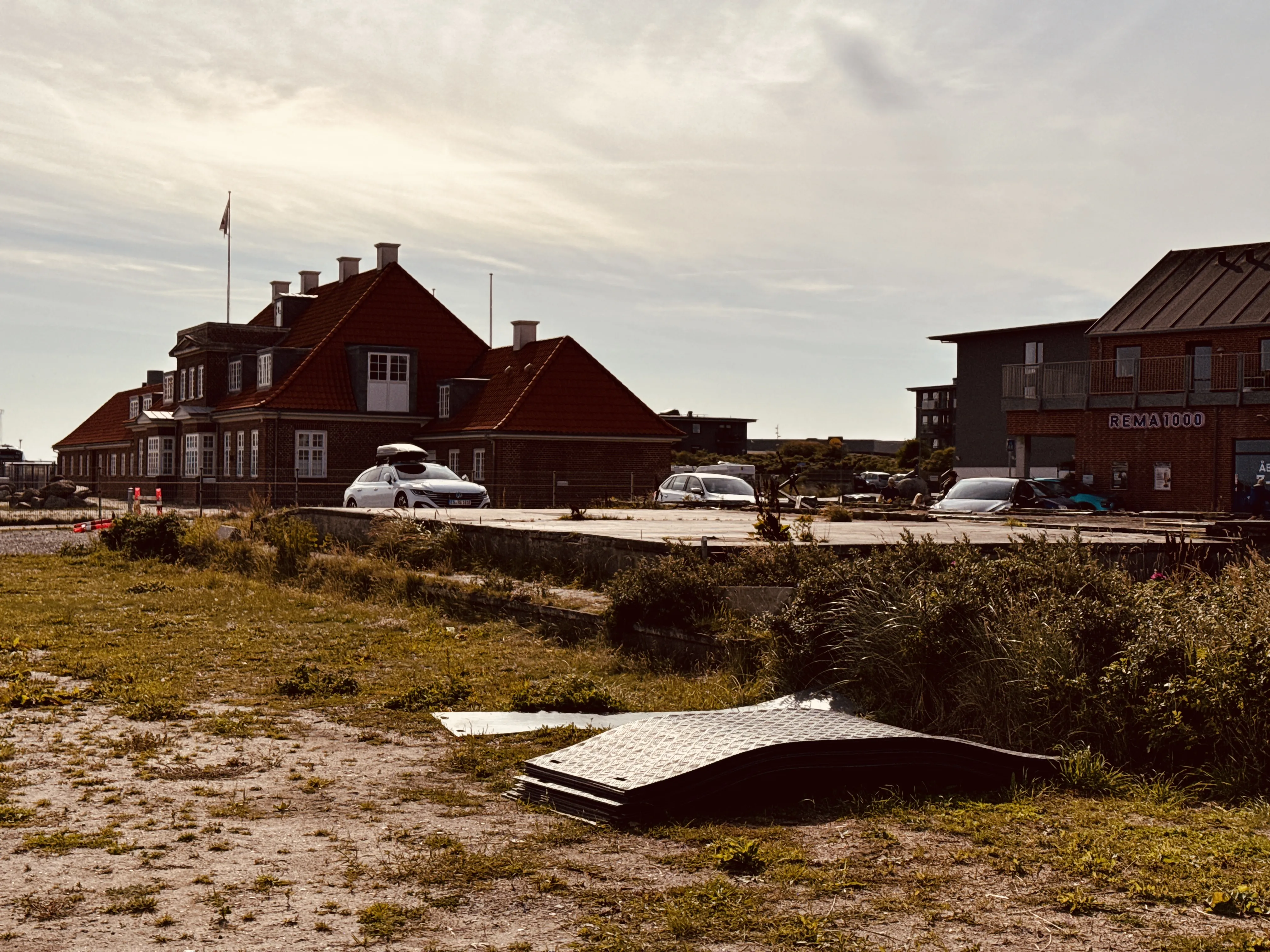 Billede af resterne af Hirtshals Havn Stations varehus.