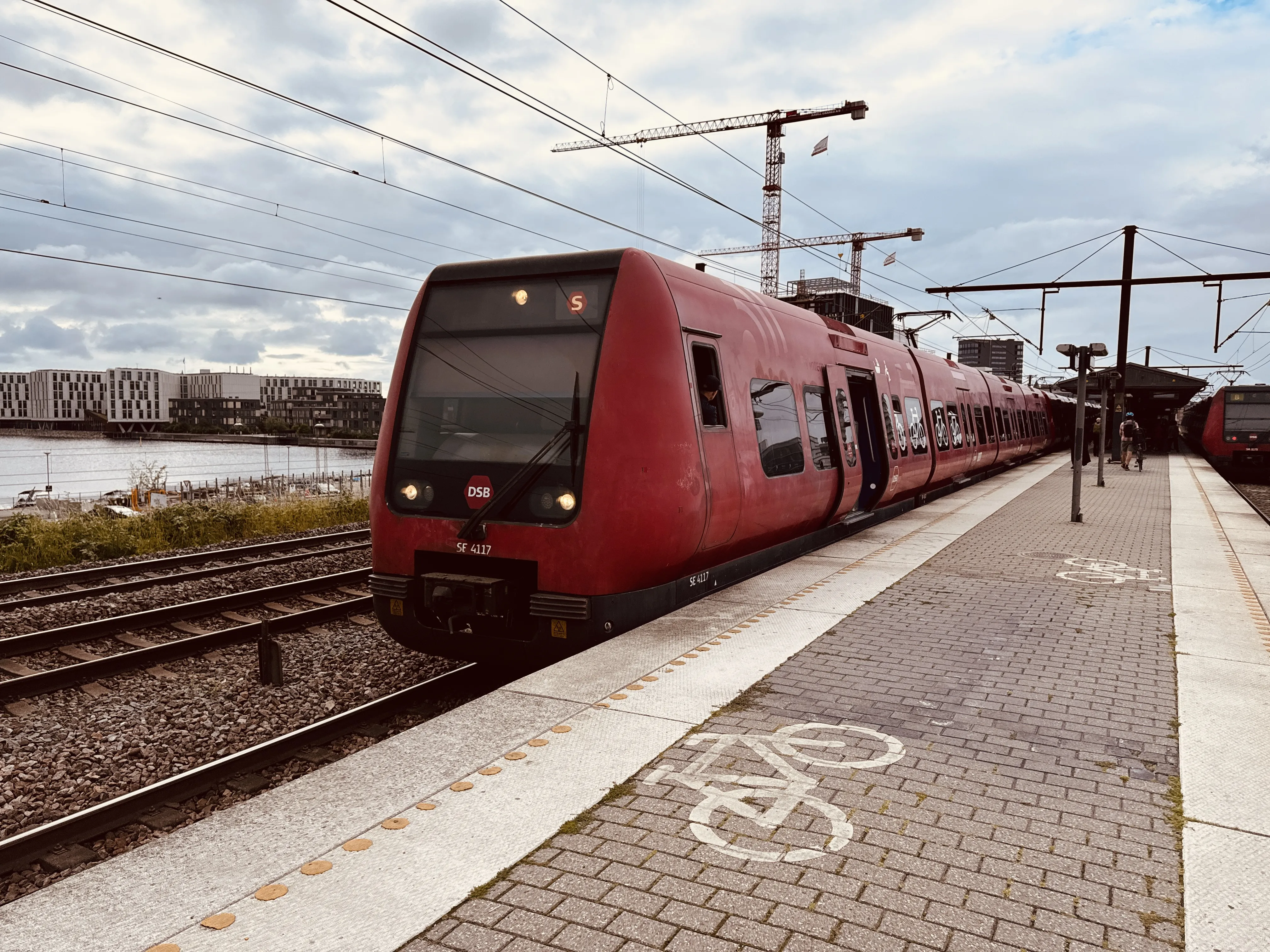 Billede af DSB SE 4117 fotograferet ud for Nordhavn S-togstrinbræt.