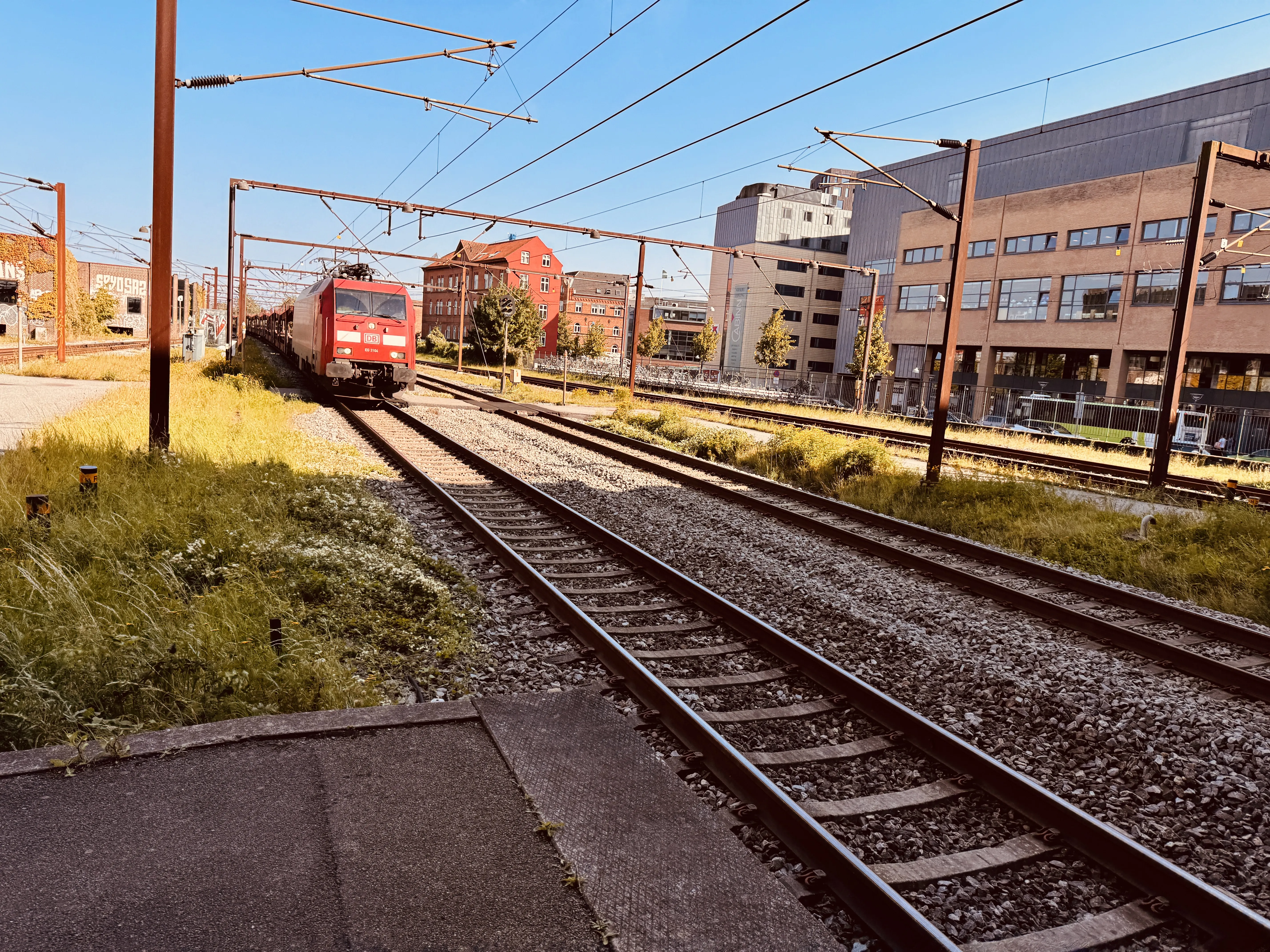 Billede af DBCSC EG 3104, tidligere DSB EG 3104 fotograferet ud for Odense Banegård Center.