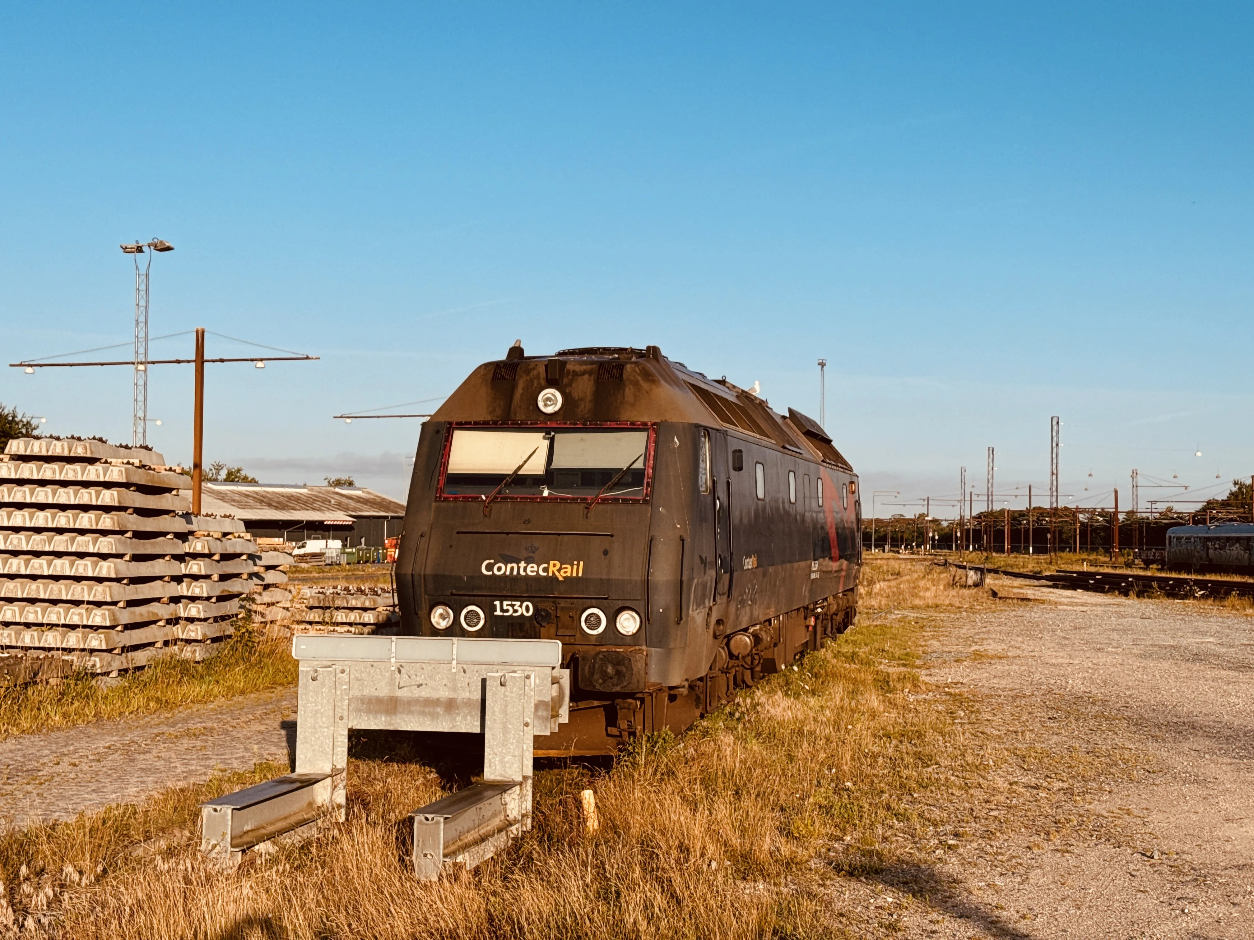 Billede af Contec ME 1530, tidligere DSB ME 1530 fotograferet ud for Ringsted Station.