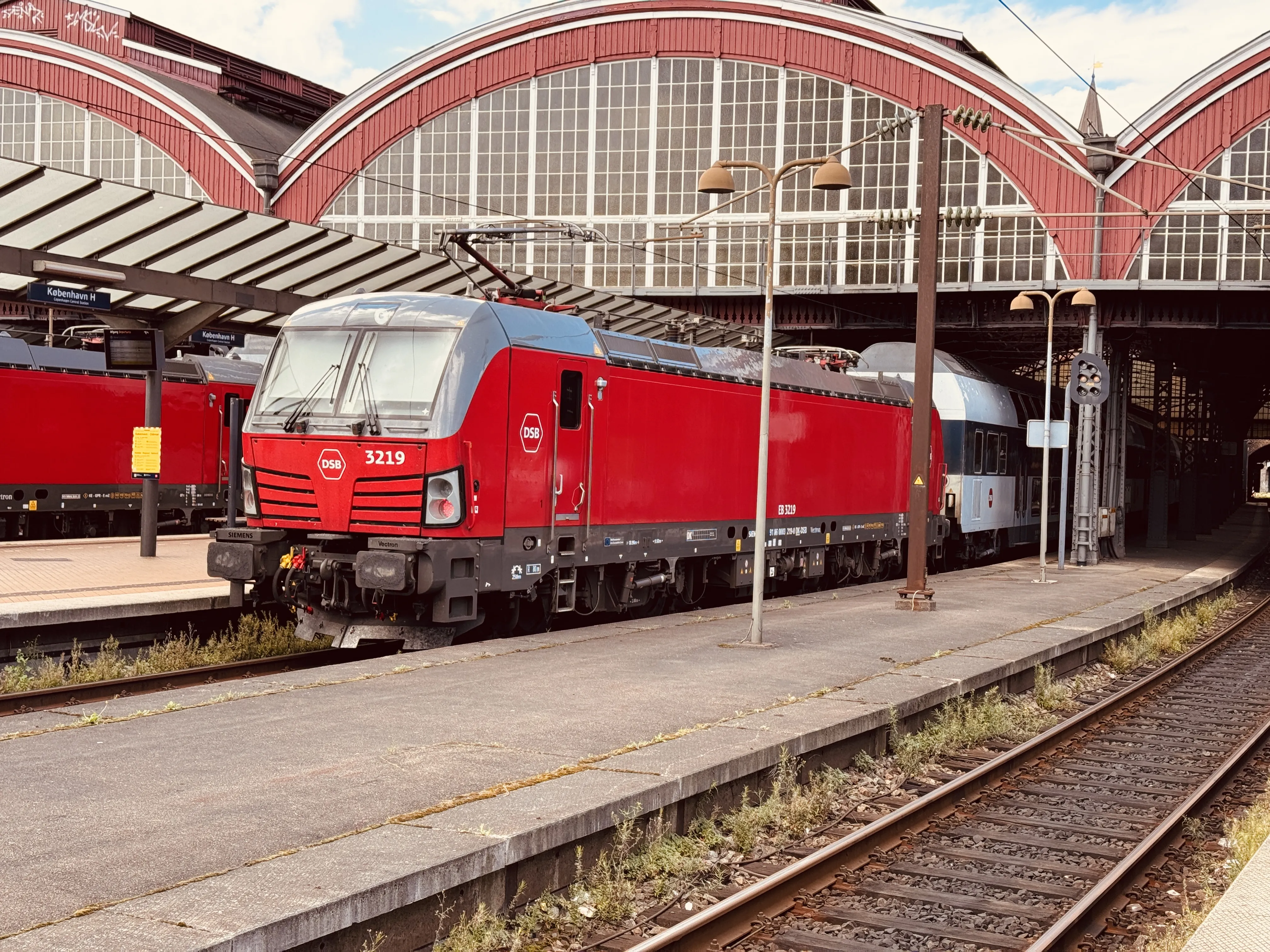 Billede af DSB EB 3219 fotograferet ud for København Hovedbanegård.