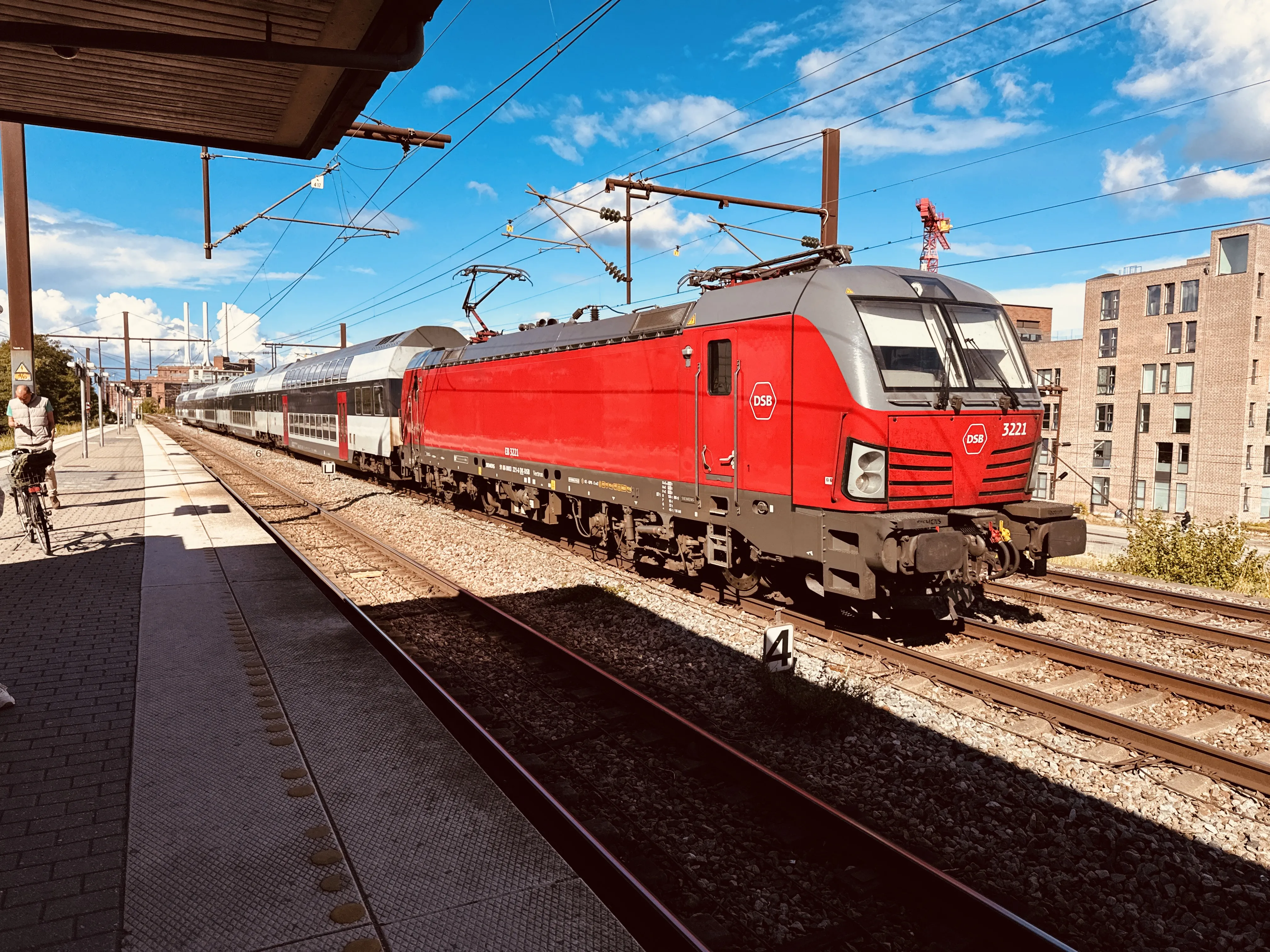 Billede af DSB EB 3221 fotograferet ud for Nordhavn S-togstrinbræt.