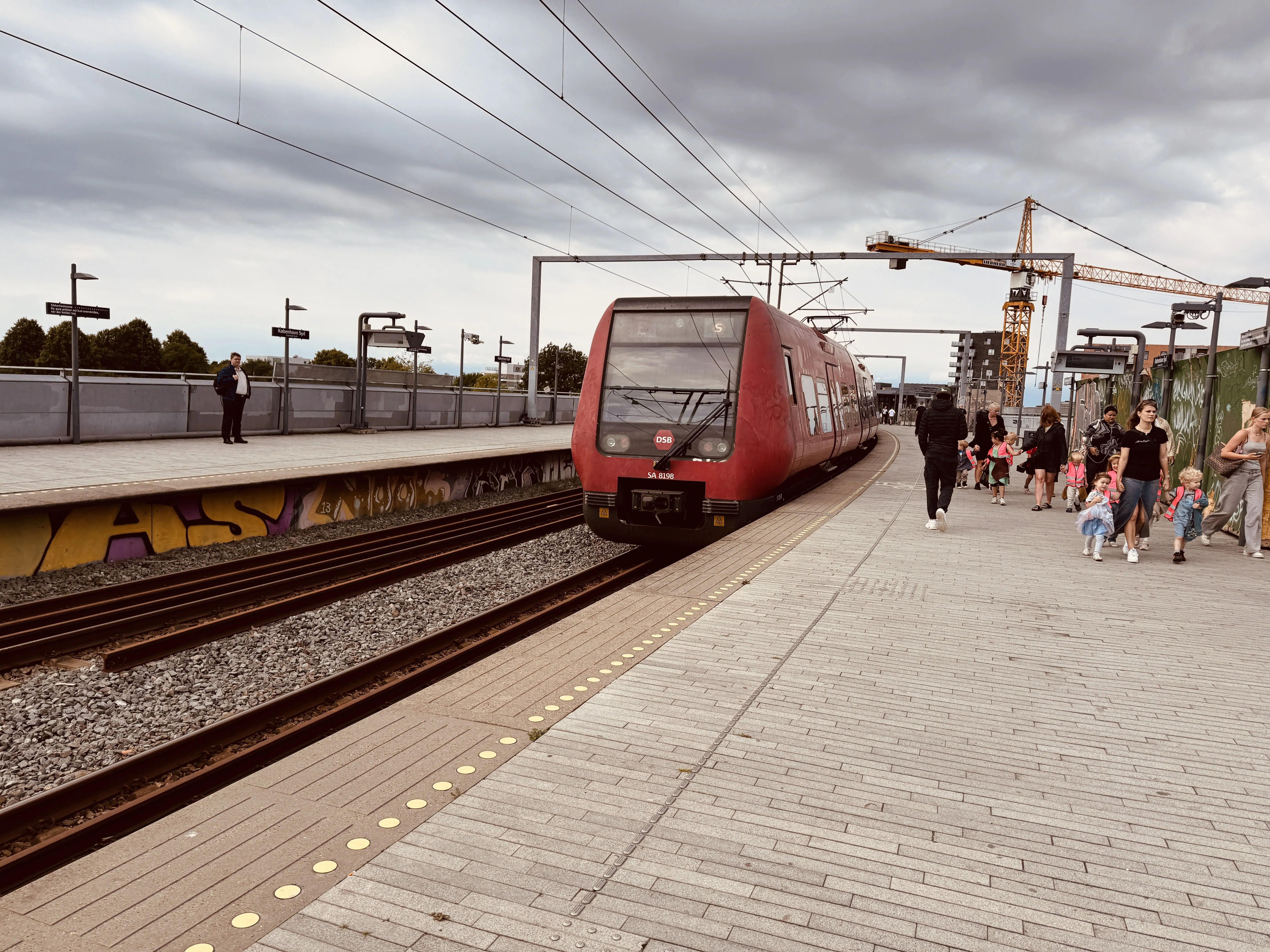 Billede af DSB SA 8198 fotograferet ud for København Syd Trinbræt.