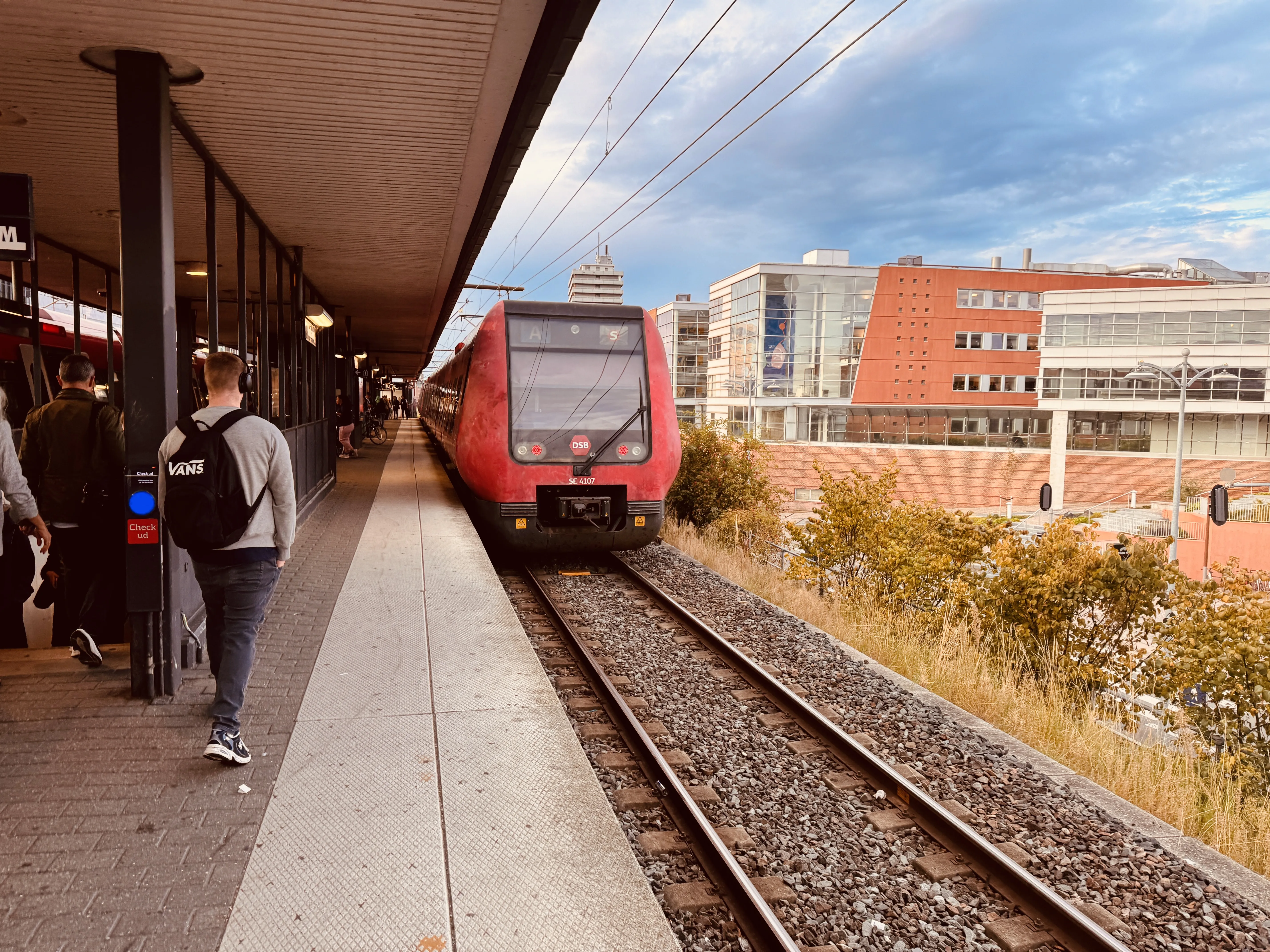 Billede af DSB SE 4107 fotograferet ud for Nordhavn S-togstrinbræt.