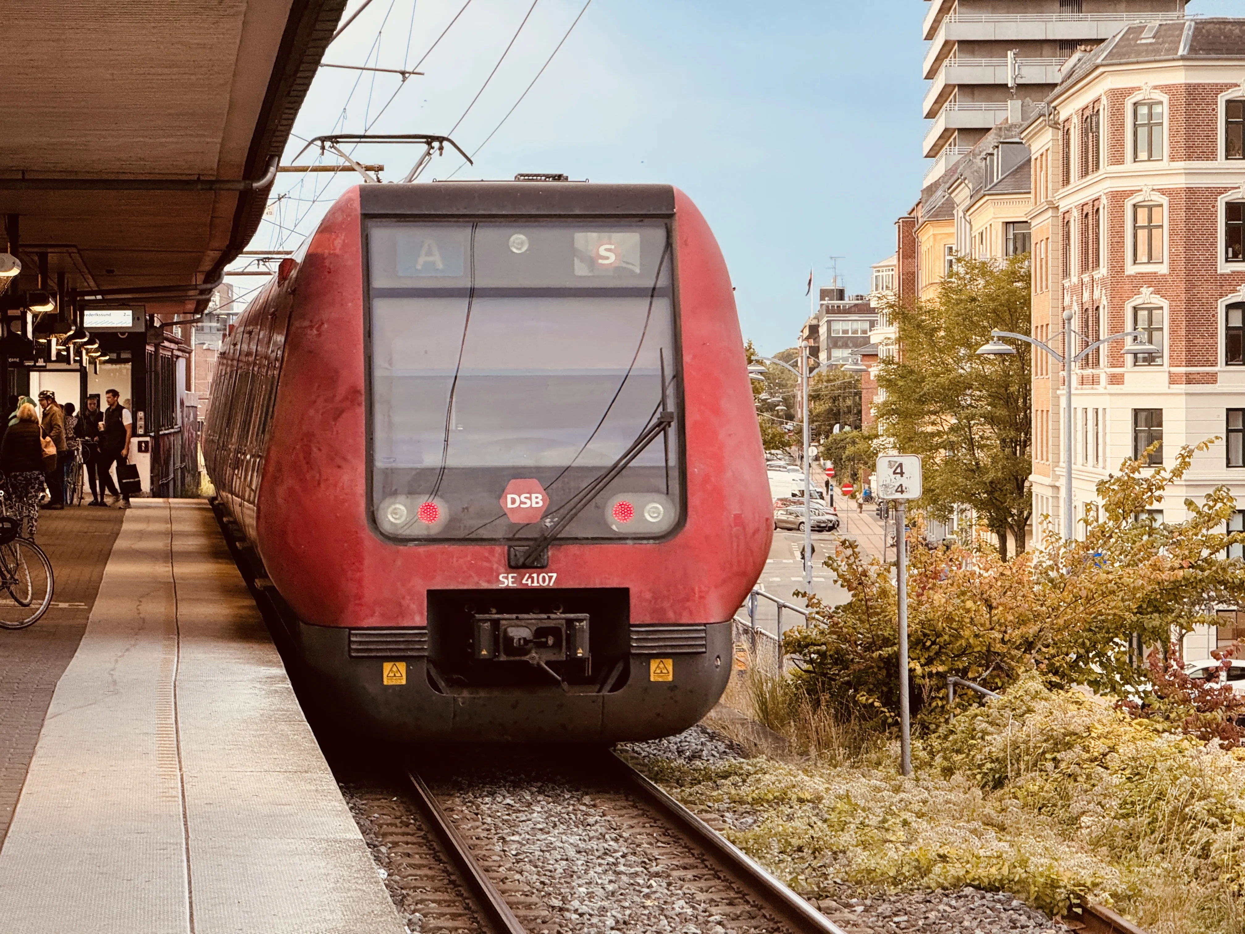 Billede af DSB SE 4107 fotograferet ud for Nordhavn S-togstrinbræt.