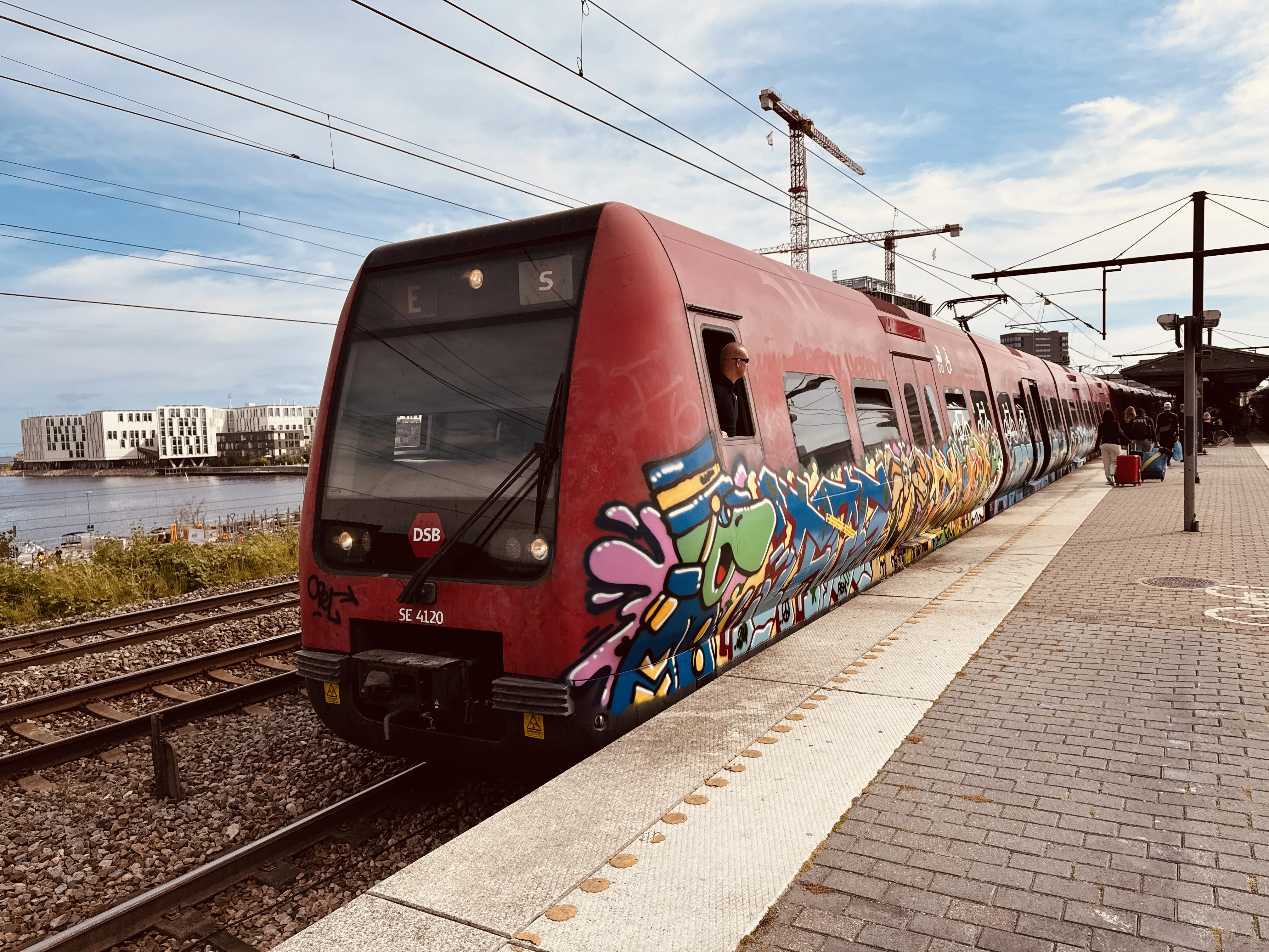 Billede af DSB SE 4120 fotograferet ud for Nordhavn S-togstrinbræt.