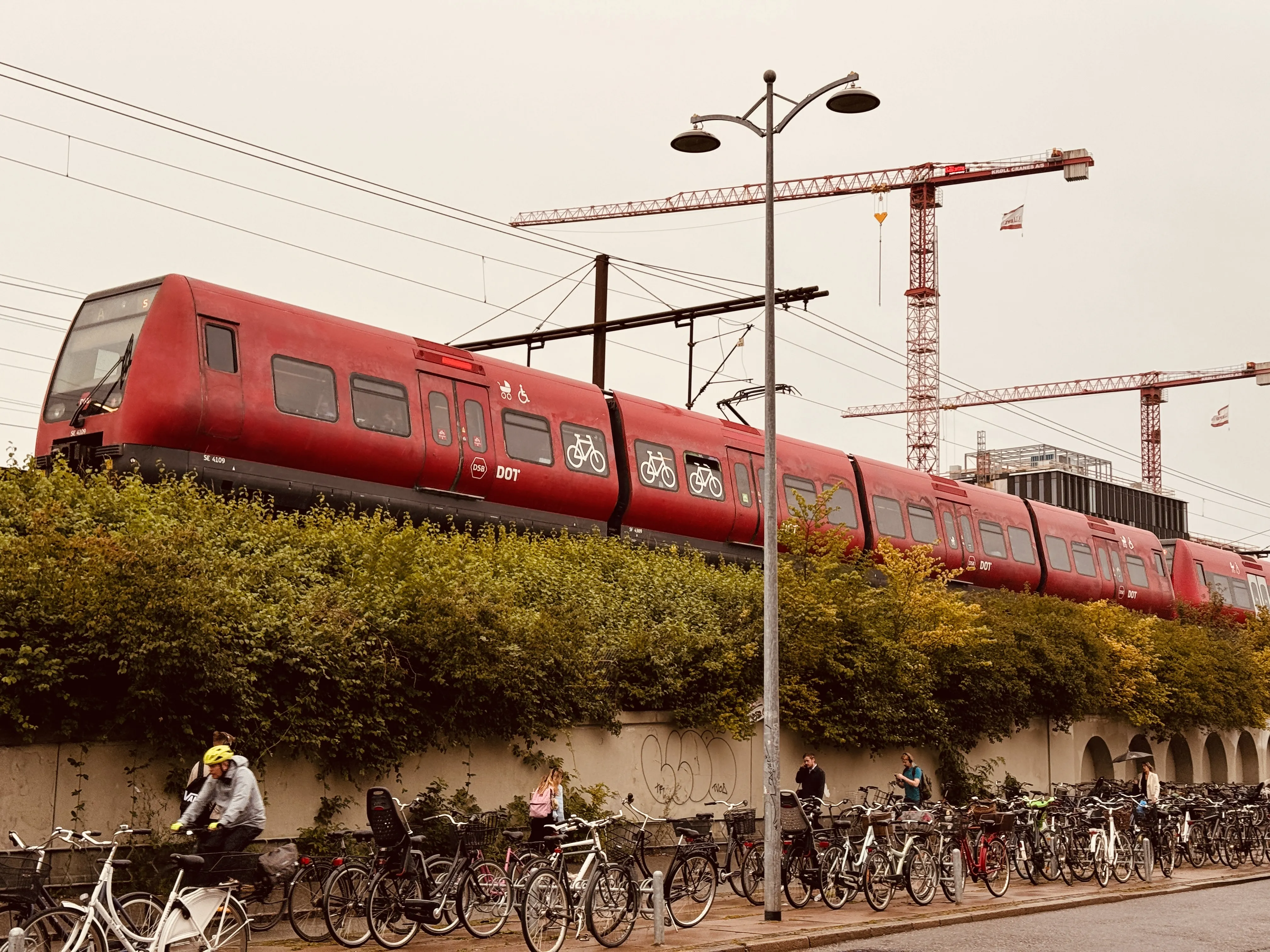 Billede af DSB SE 4109 fotograferet ud for Nordhavn S-togstrinbræt.