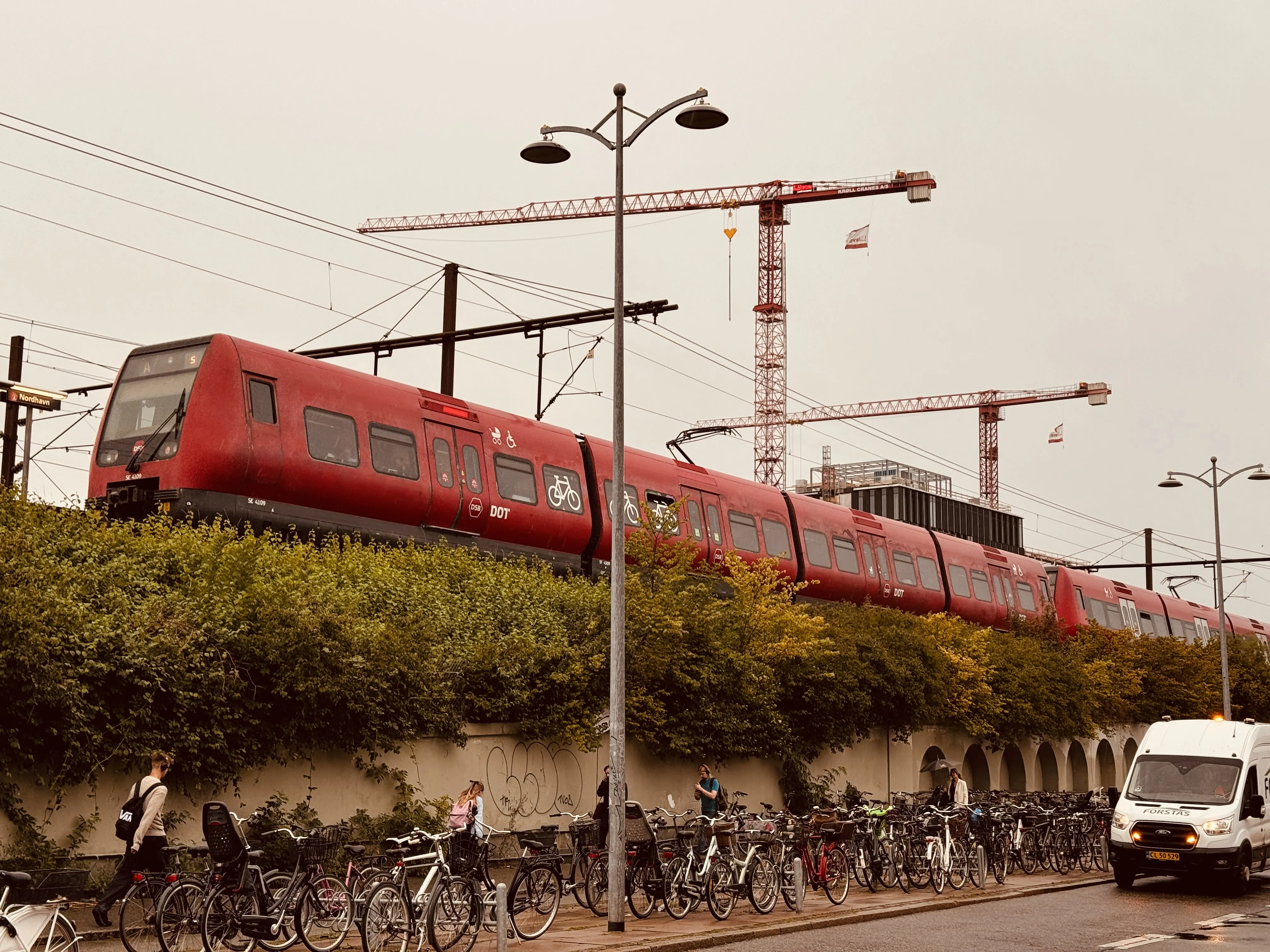 Billede af DSB SE 4109 fotograferet ud for Nordhavn S-togstrinbræt.