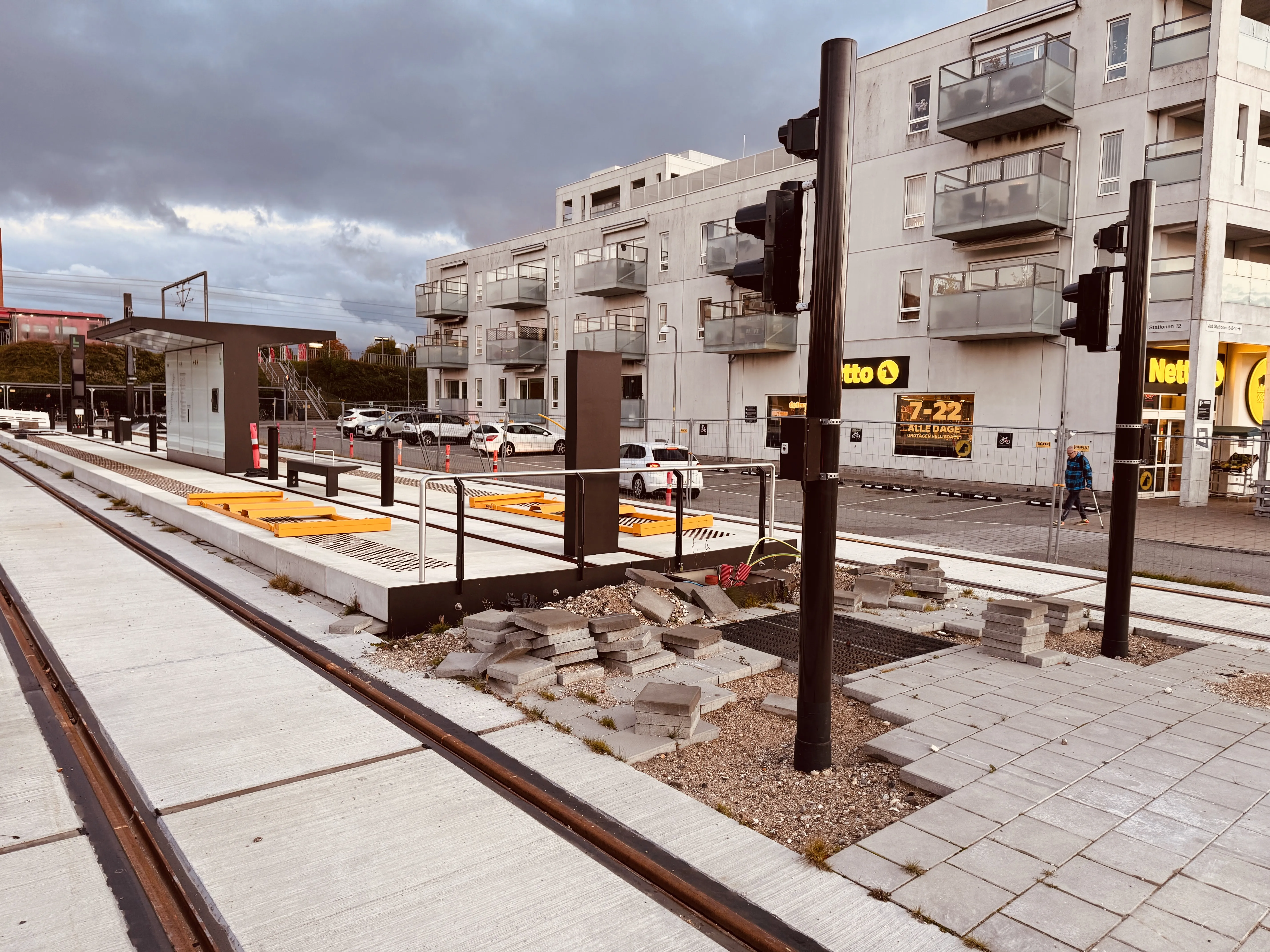 Billede af Ishøj Station Letbanestation, som her er under opførelse.