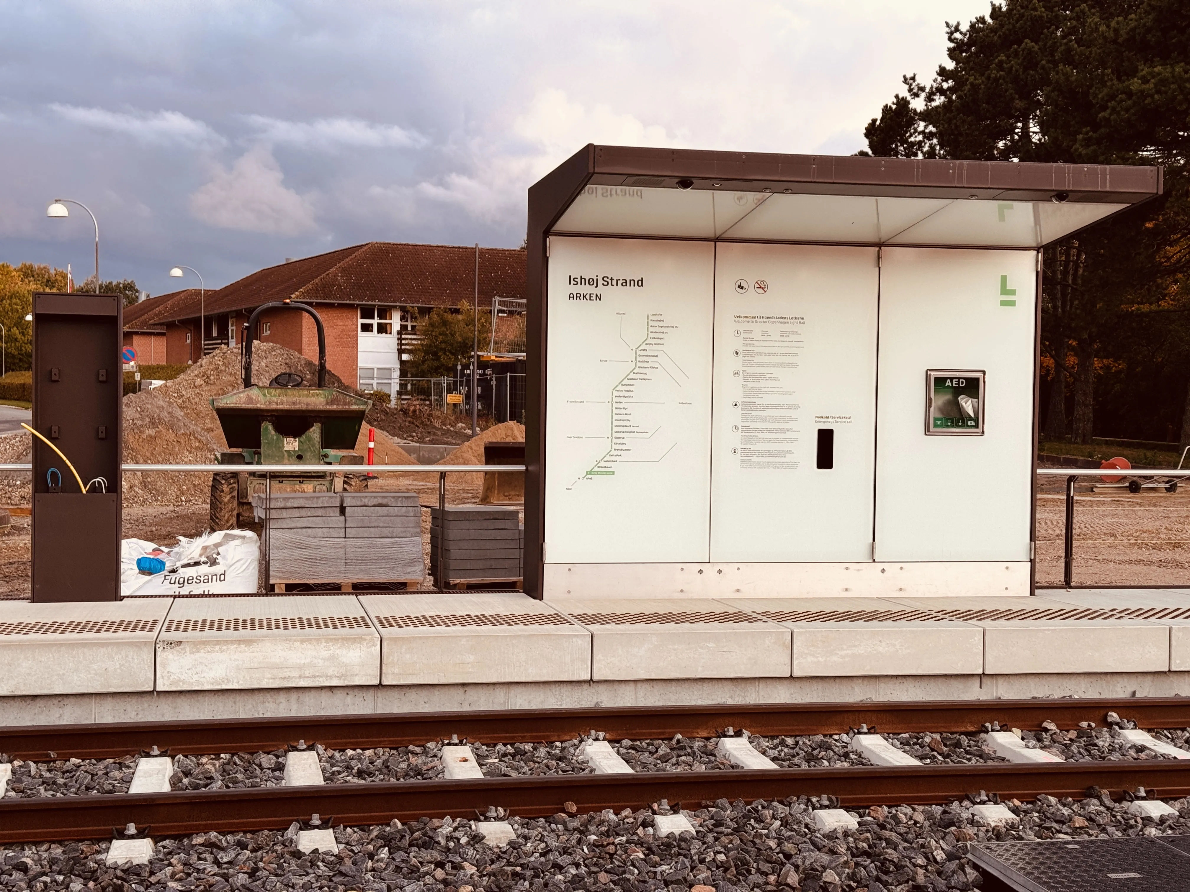 Billede af Ishøj Strand - ARKEN Letbanestation.