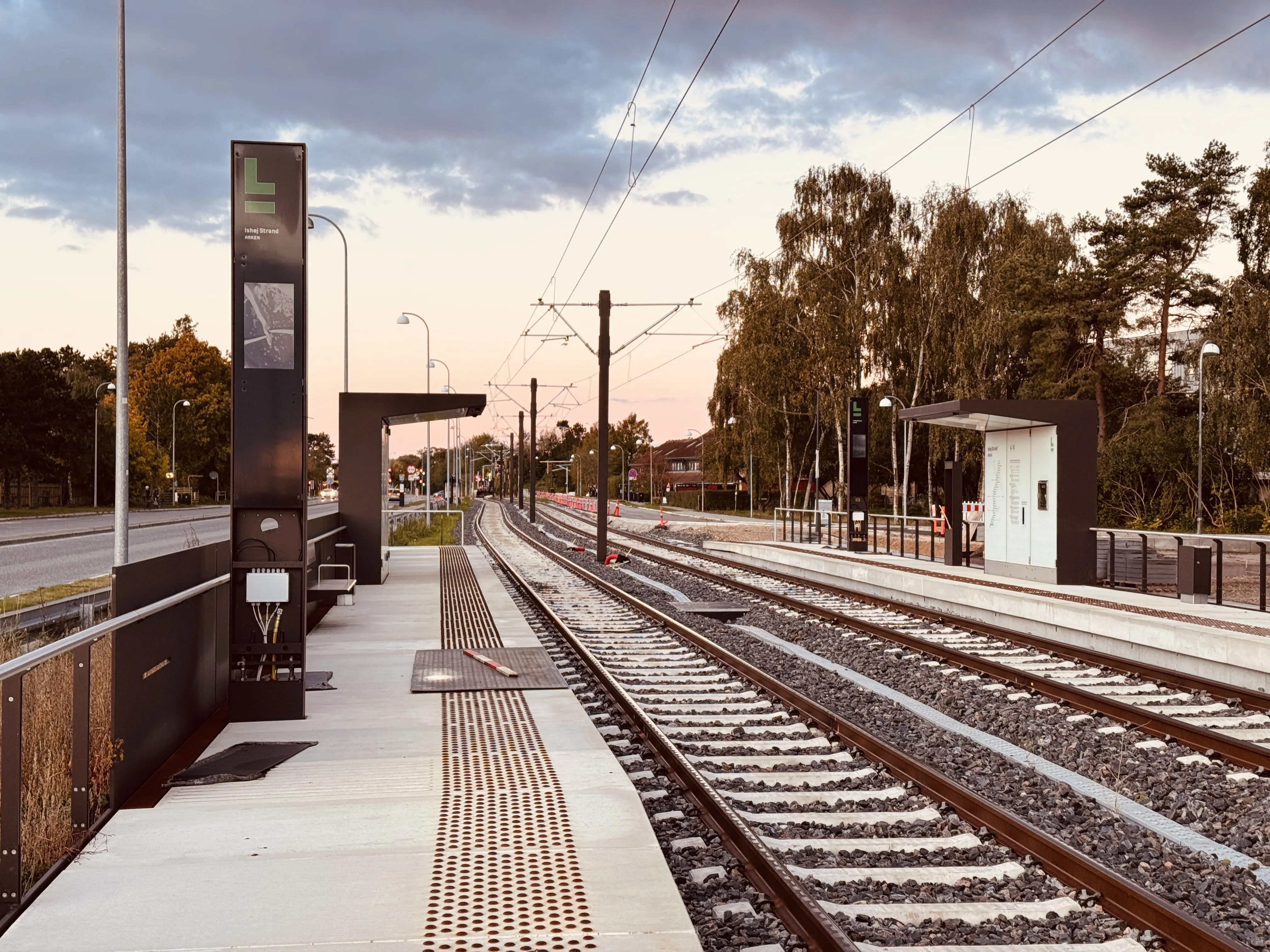 Billede af Ishøj Strand - ARKEN Letbanestation.