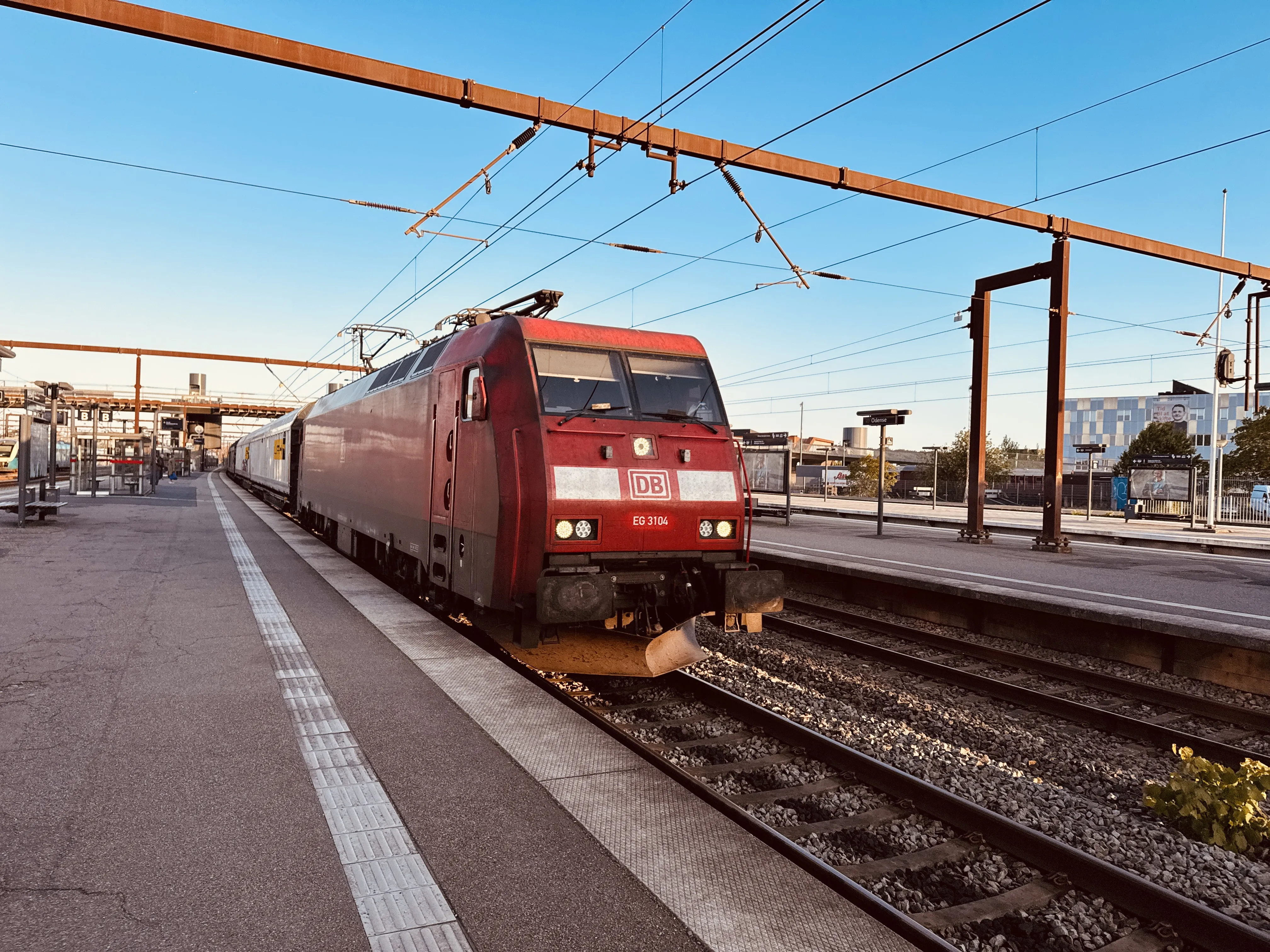 Billede af DBCSC EG 3104, tidligere DSB EG 3104 fotograferet ud for Odense Banegård Center.