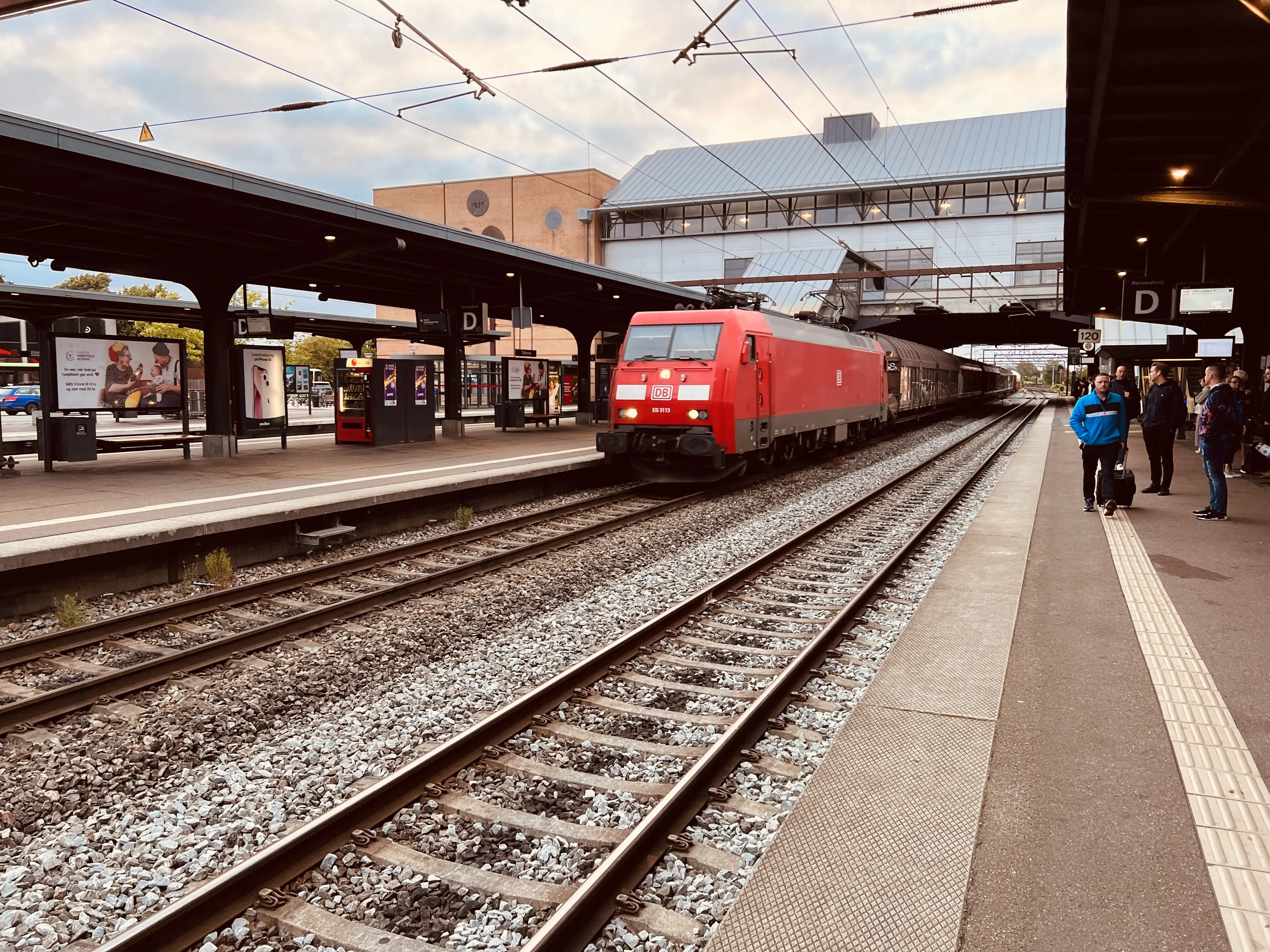 Billede af DBCSC EG 3113, tidligere DSB EG 3113 fotograferet ud for Odense Banegård Center.