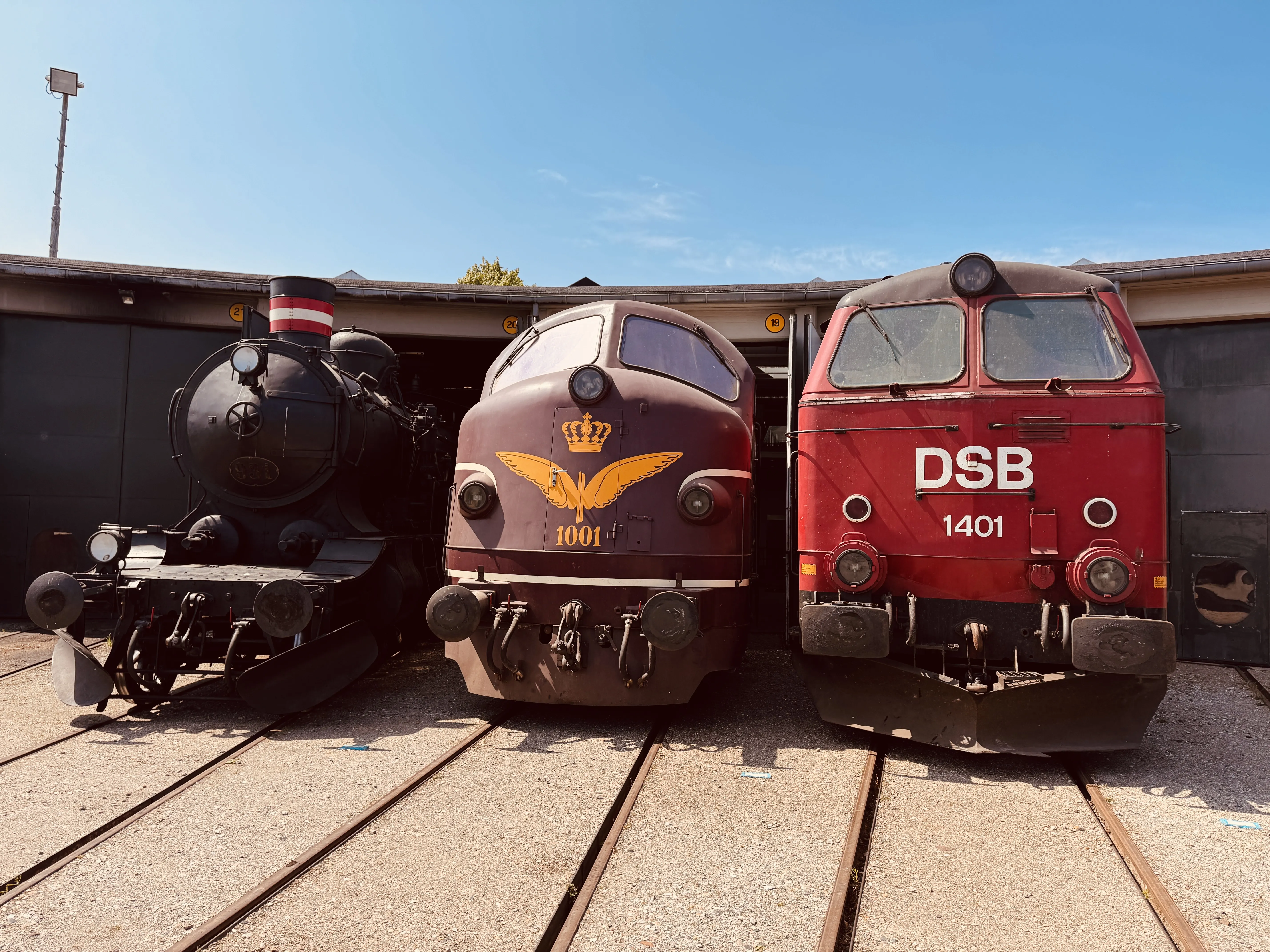 Billede af DSB MZ 1401 fotograferet på Danmarks Jernbanemuseum. Billede af DSB MZ 1401 fotograferet på Danmarks Jernbanemuseum.