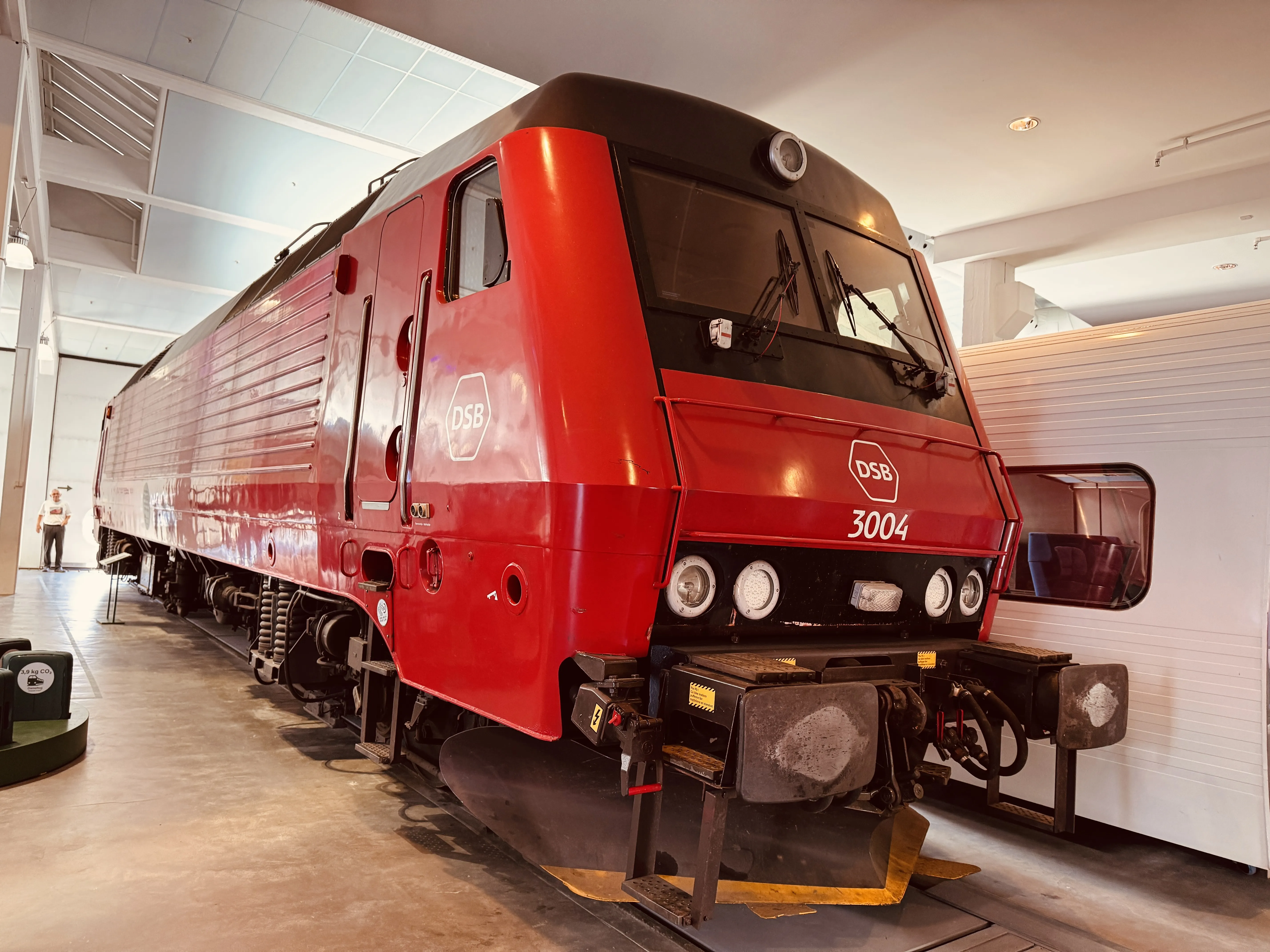 Billede af DSB EA 3004 fotograferet på Danmarks Jernbanemuseum i Odense.