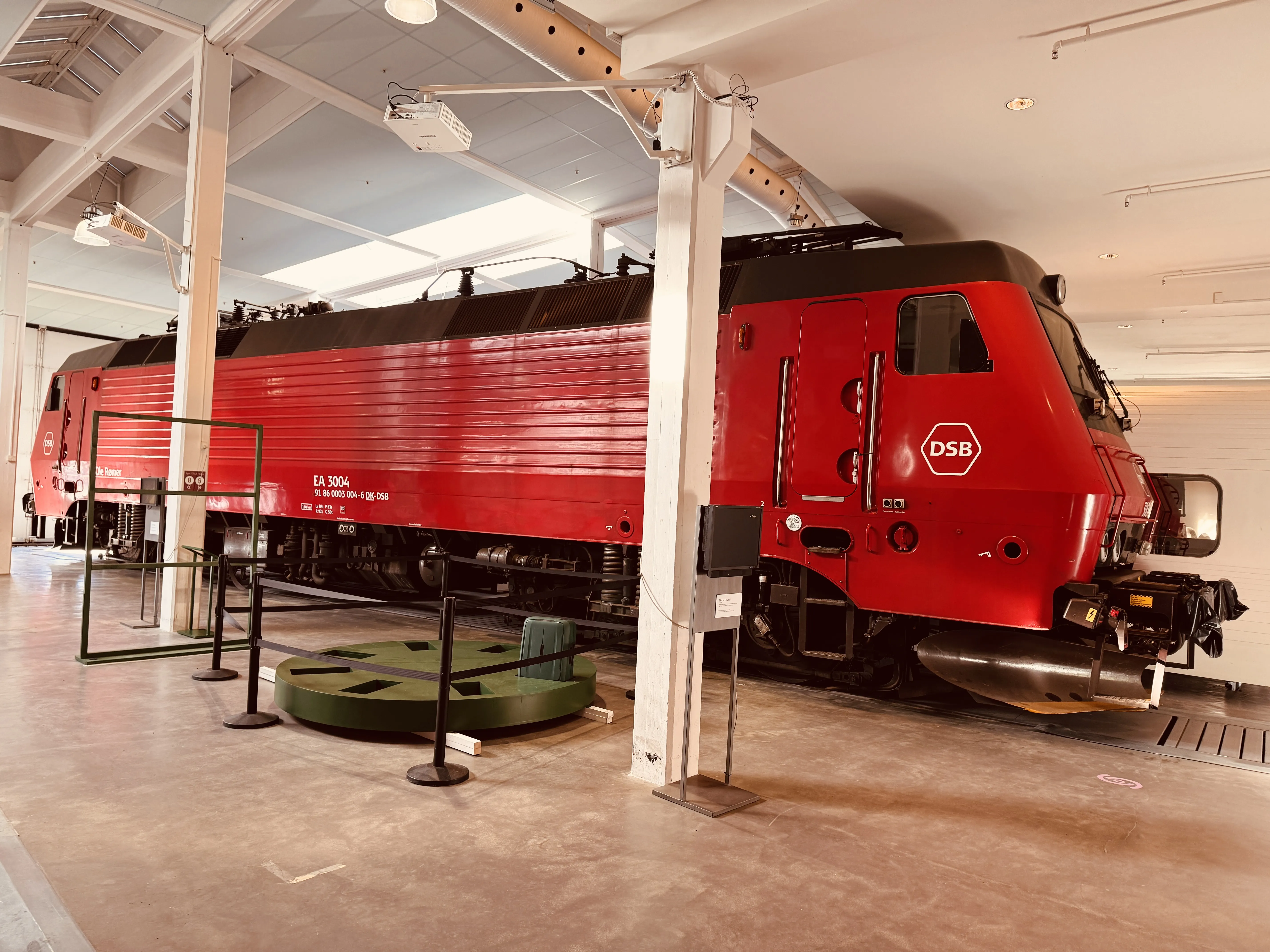 Billede af DSB EA 3004 fotograferet på Danmarks Jernbanemuseum i Odense.