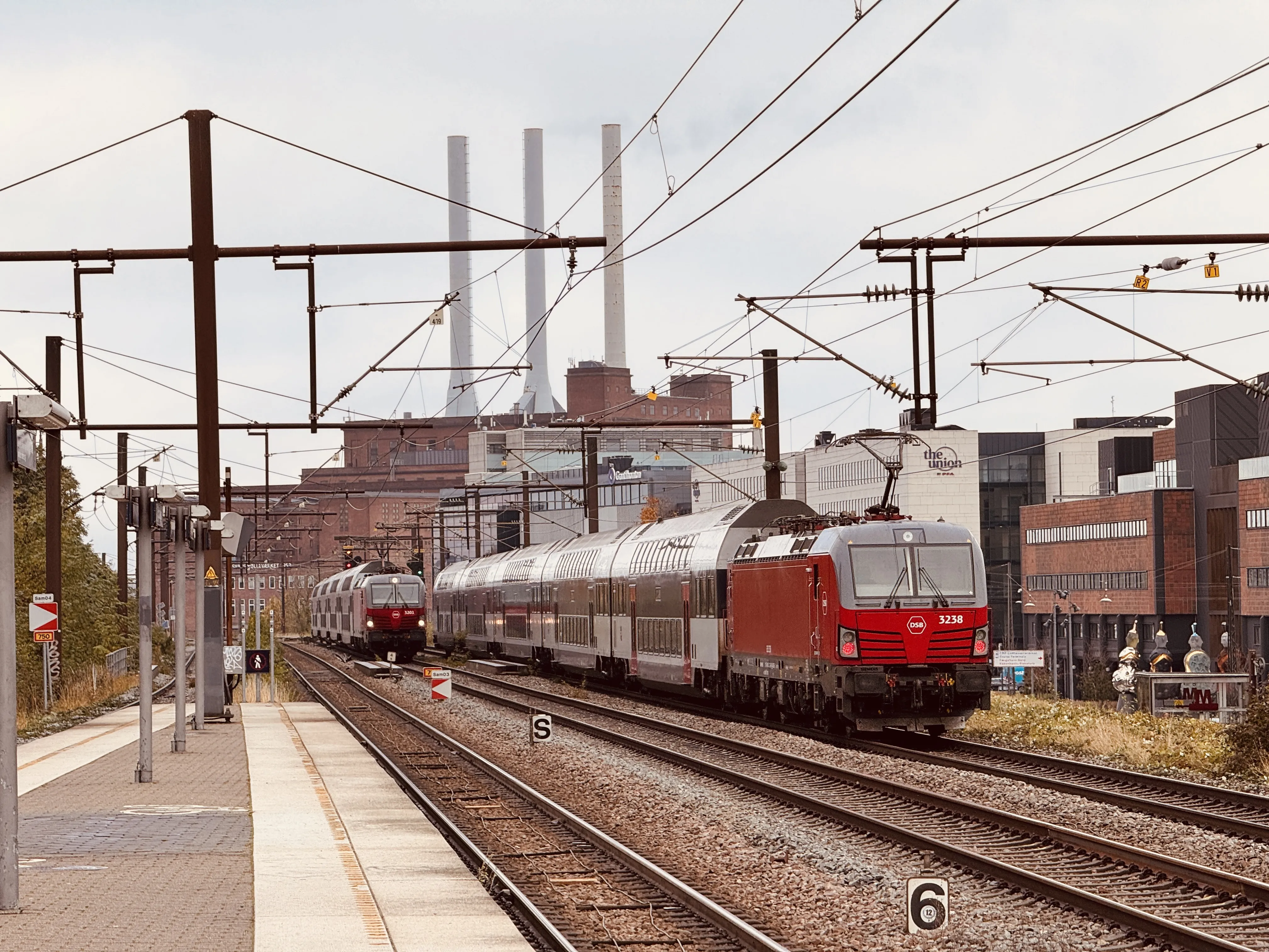 Billede af DSB EB 3201 fotograferet ud for Nordhavn S-togstrinbræt.