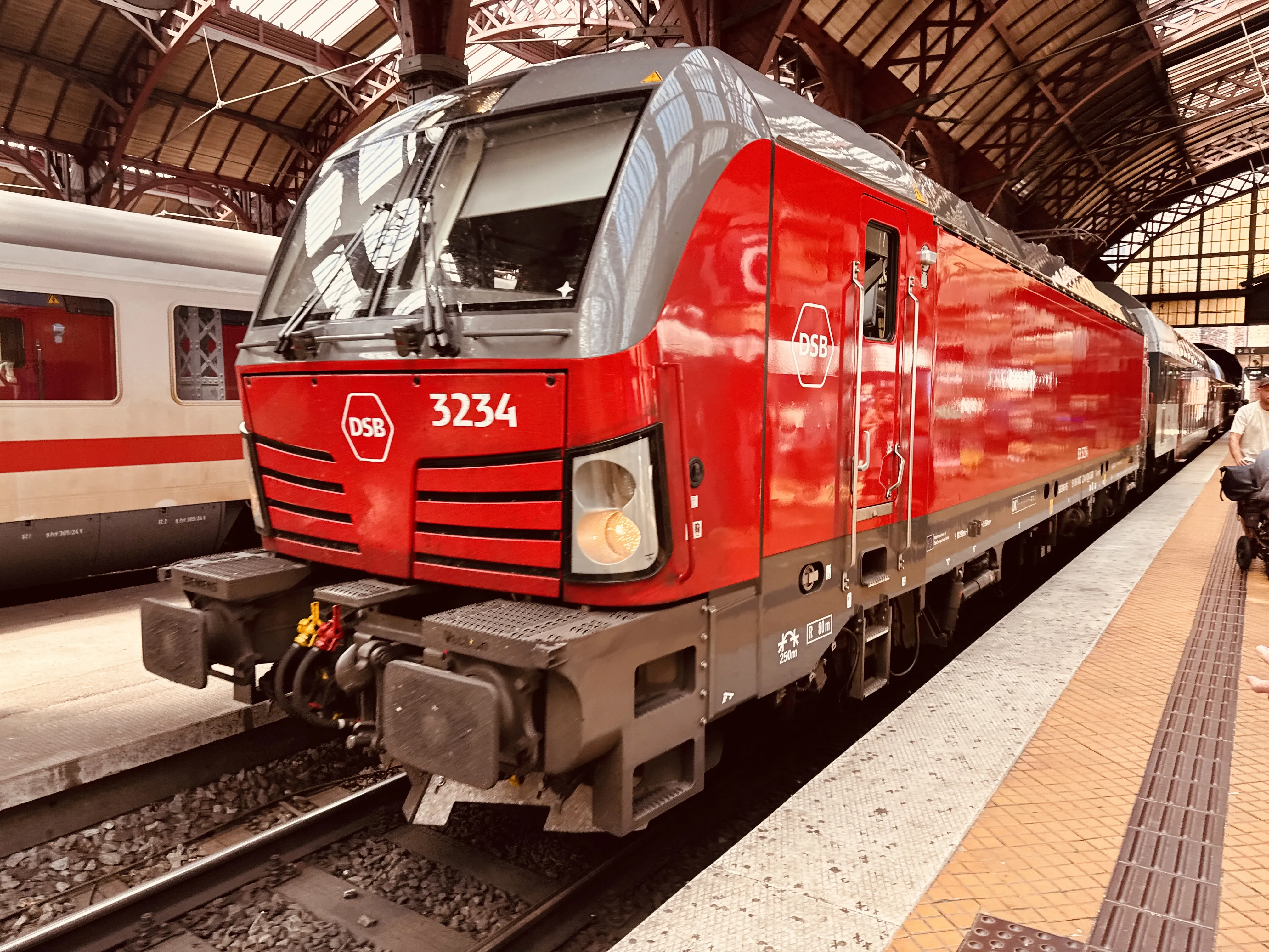 Billede af DSB EB 3234 fotograferet ud for København Hovedbanegård. Billede af DSB EB 3234 fotograferet ud for København Hovedbanegård.