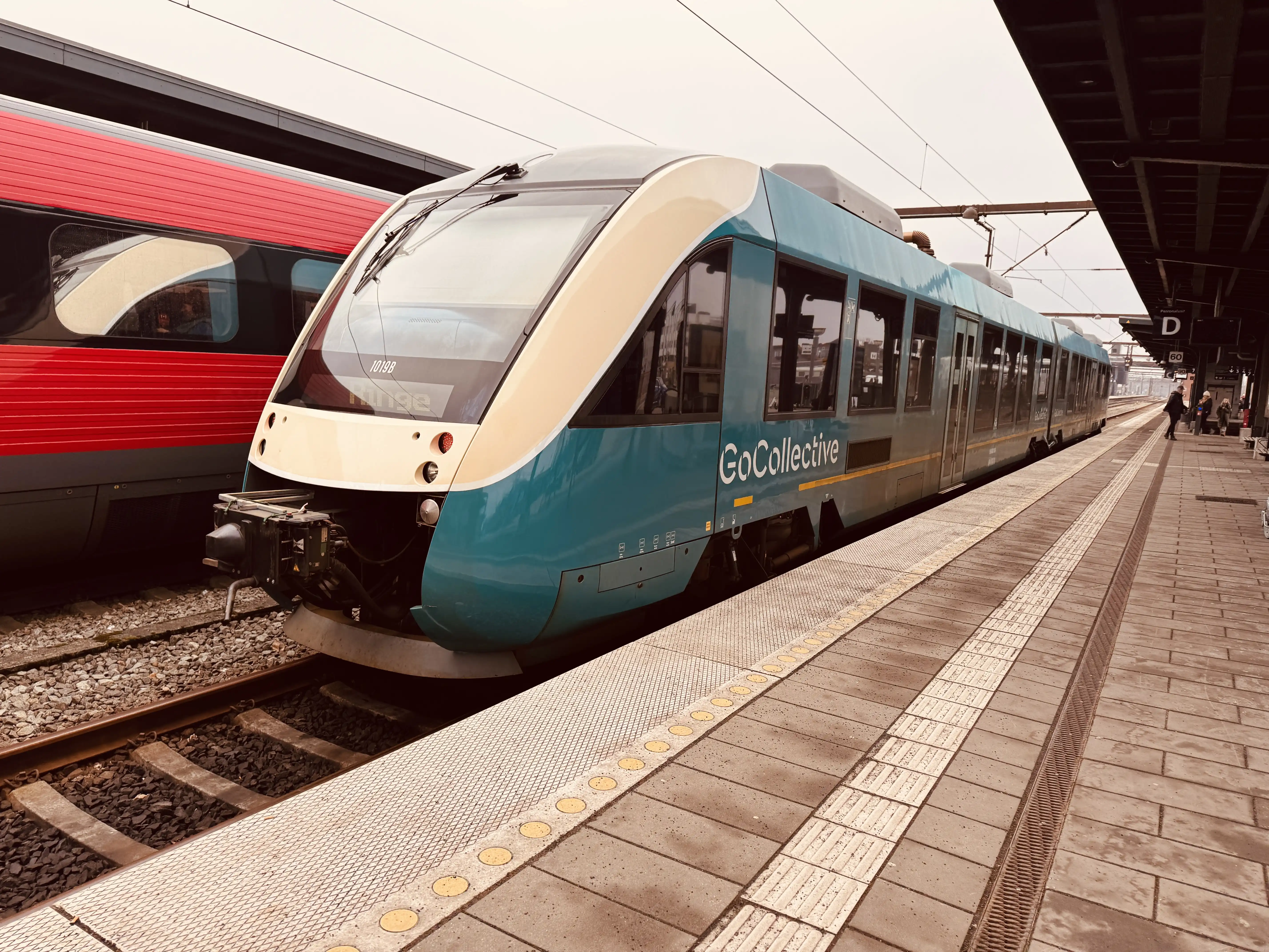 Billede af GoCollective AR 1019, tidligere ARRIVA AR 1019 fotograferet ud for Odense Banegård Center.