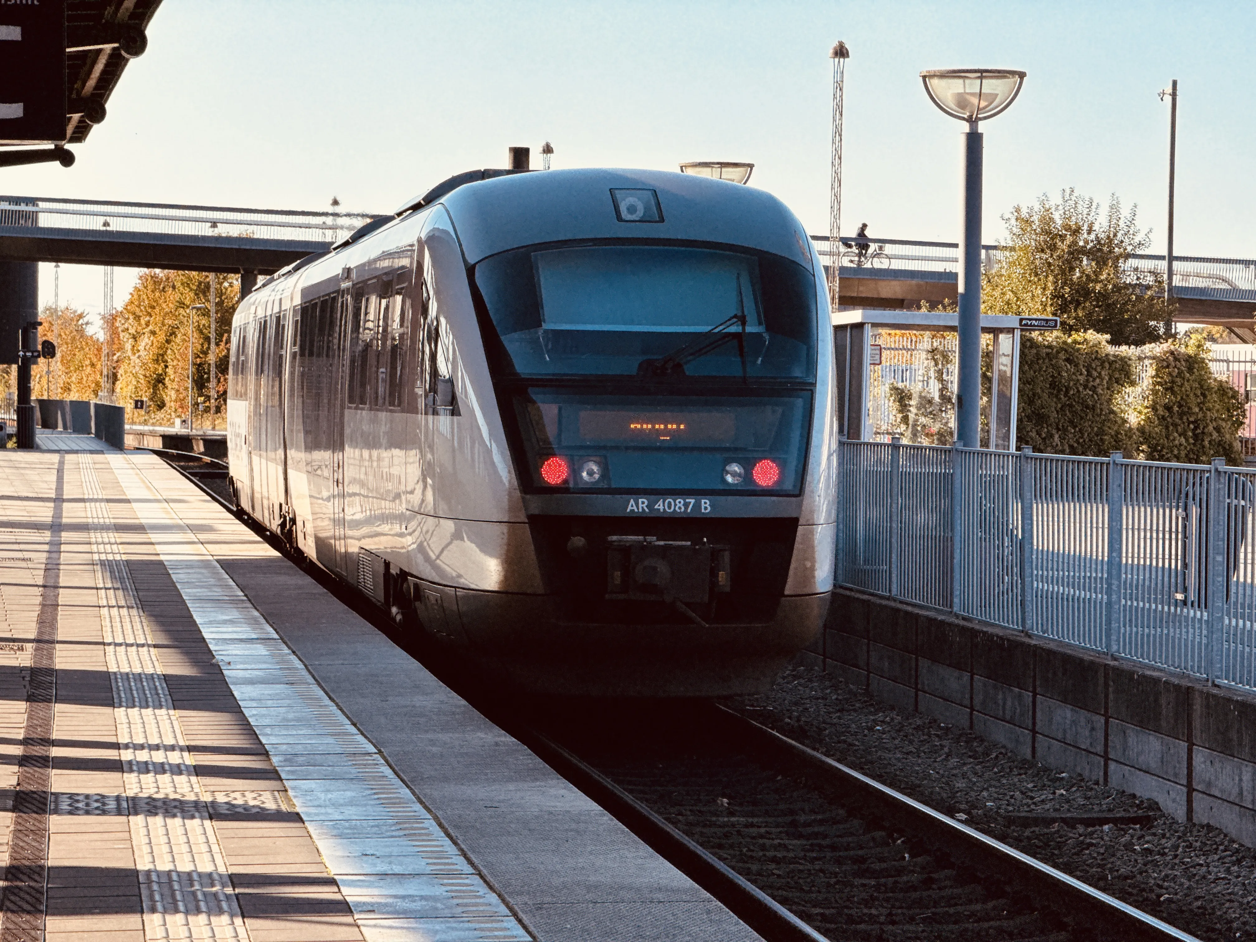 Billede af GoCollective AR 4087, tidligere DSB MQ 4127-4927 fotograferet ud for Odense Banegård Center. Billede af GoCollective AR 4087, tidligere DSB MQ 4127-4927 fotograferet ud for Odense Banegård Center.