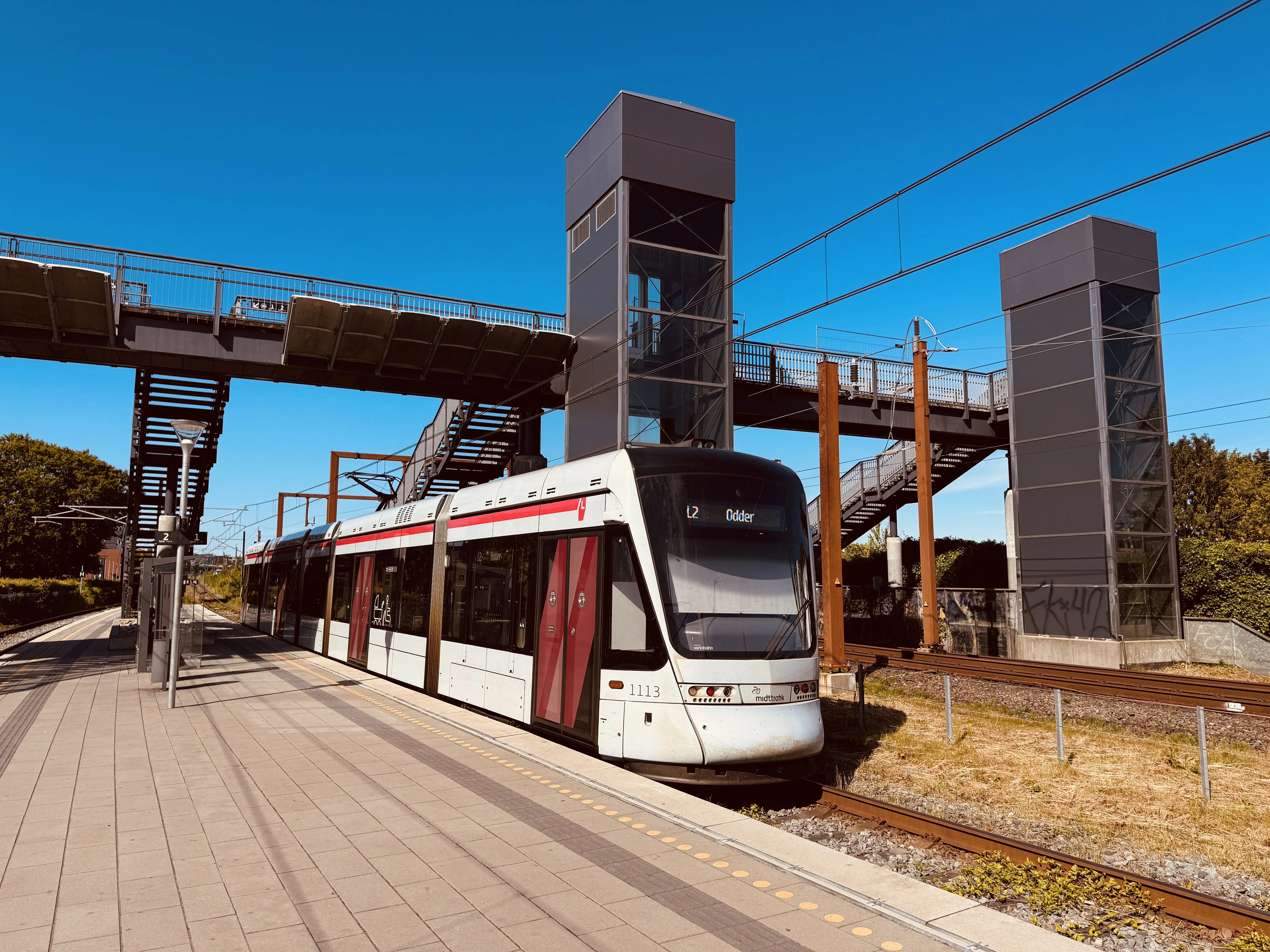 Billede af Aarhus Letbane togsæt 1113 fotograferet ud for Viby Jylland Letbanestation.