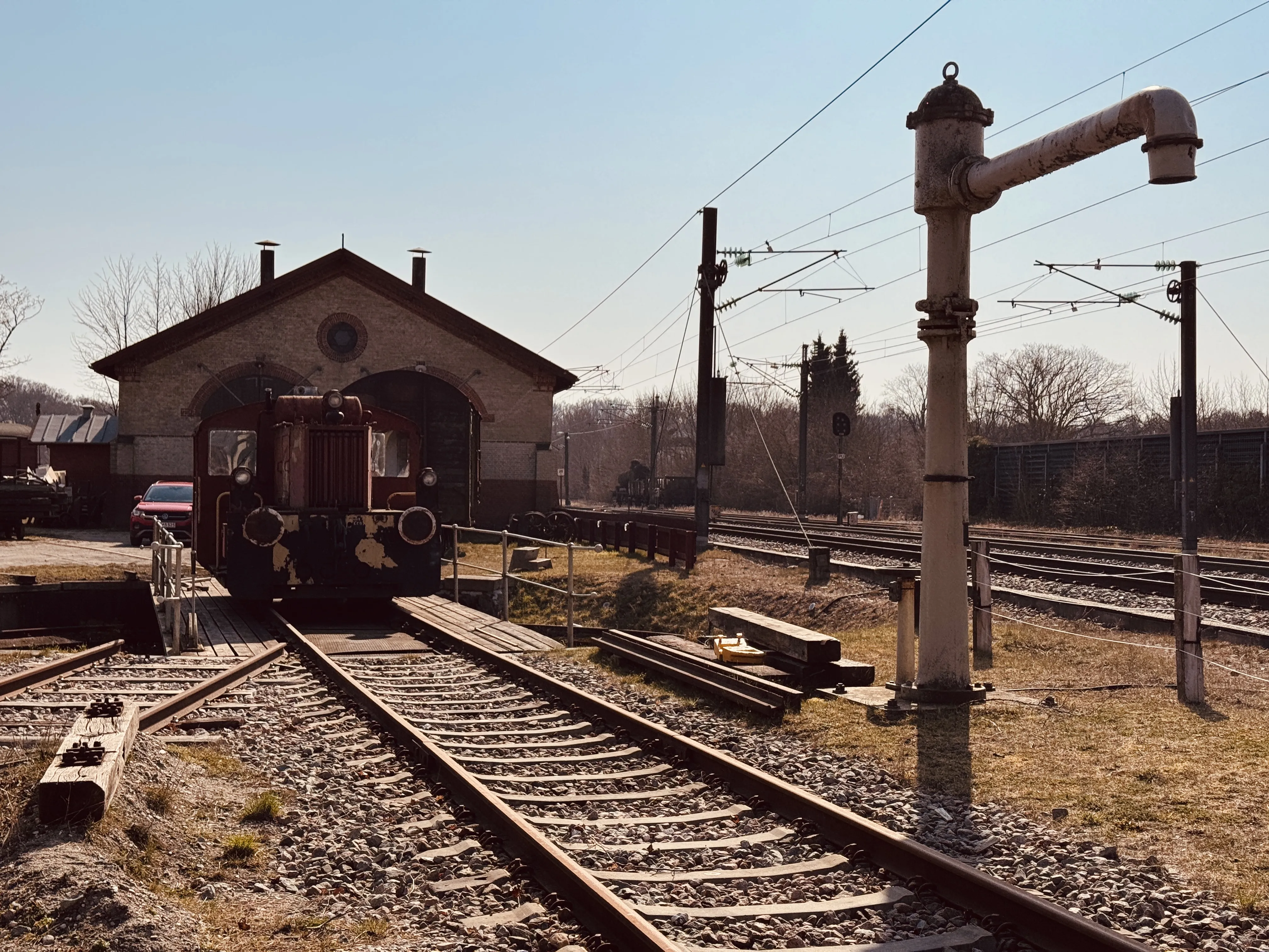 Billede af Rungsted Kyst Stations remise. Billede af Rungsted Kyst Stations remise.