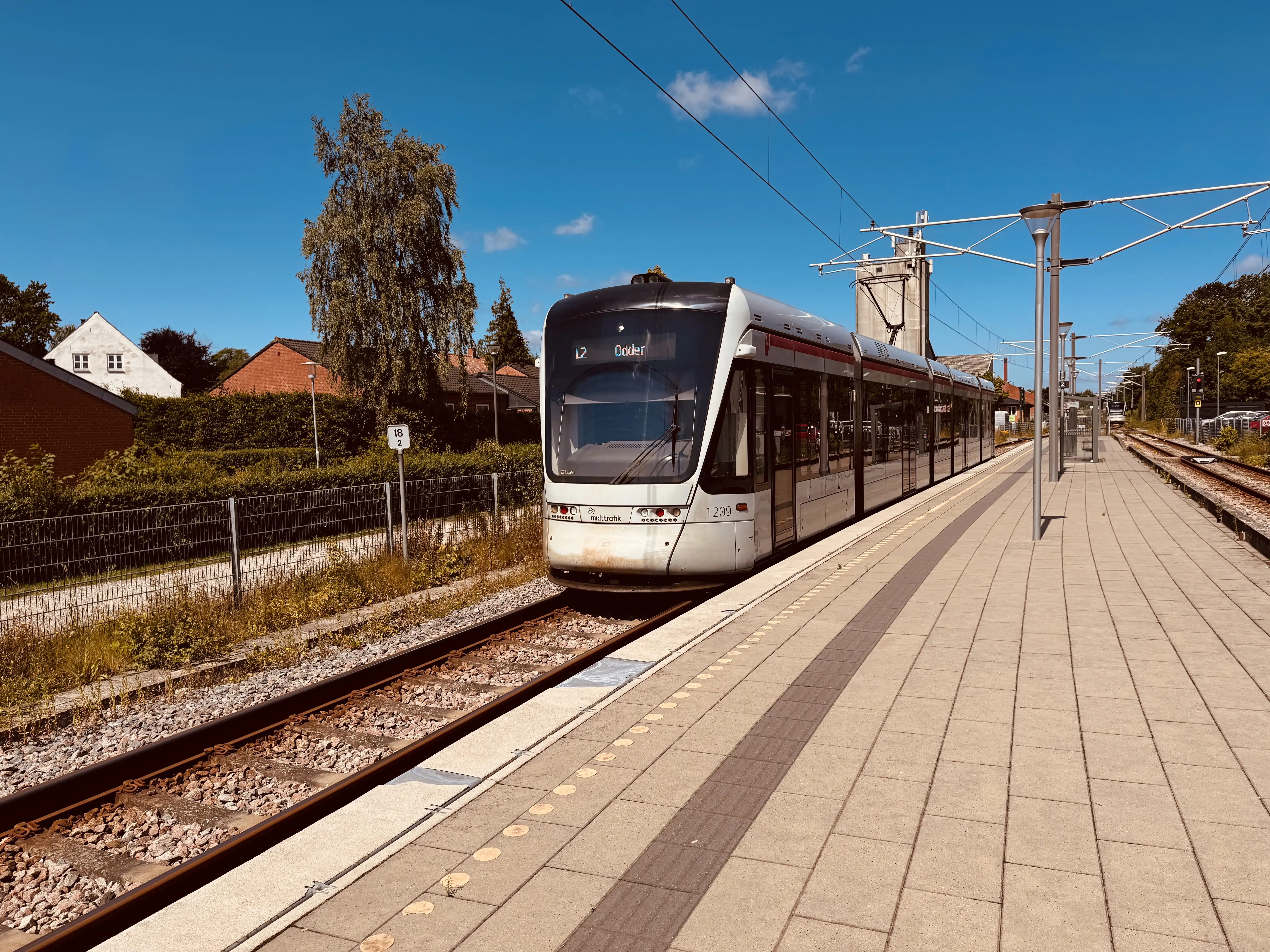 Billede af Aarhus Letbane togsæt 1109 fotograferet ud for Malling Letbanestation. Billede af Aarhus Letbane togsæt 1109 fotograferet ud for Malling Letbanestation.