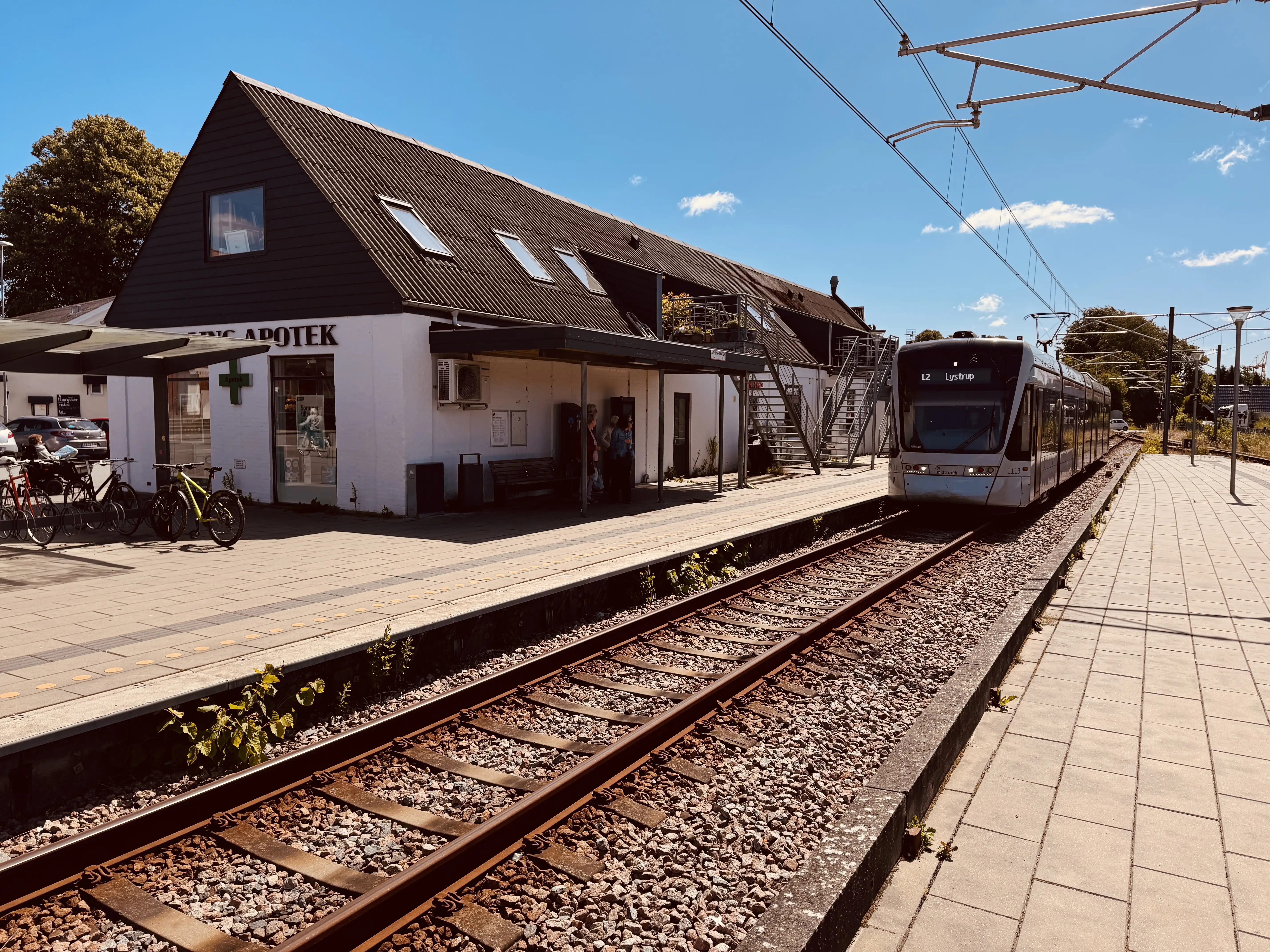 Billede af Aarhus Letbane togsæt 1113 fotograferet ud for Malling Letbanestation. Billede af Aarhus Letbane togsæt 1113 fotograferet ud for Malling Letbanestation.