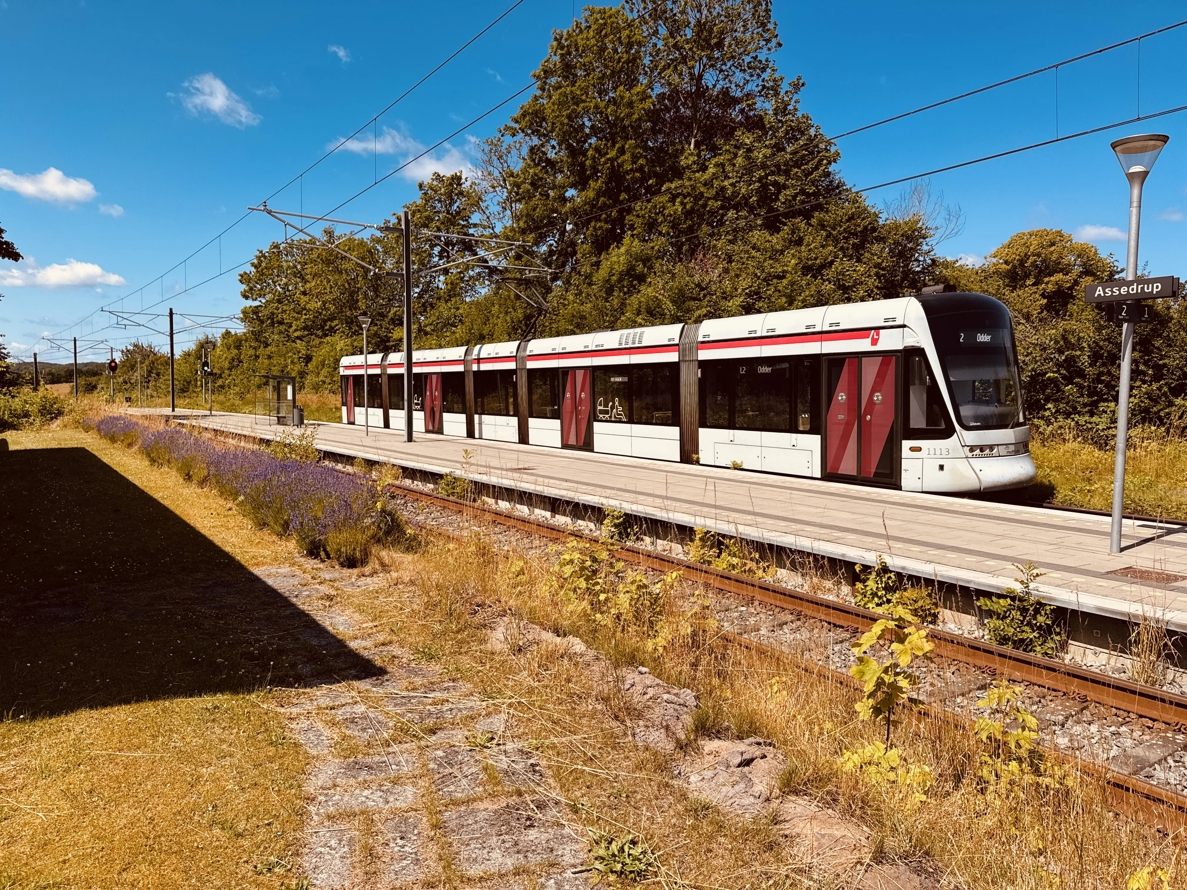 Billede af Aarhus Letbane togsæt 1113 fotograferet ud for Assedrup Letbanestation. Billede af Aarhus Letbane togsæt 1113 fotograferet ud for Assedrup Letbanestation.