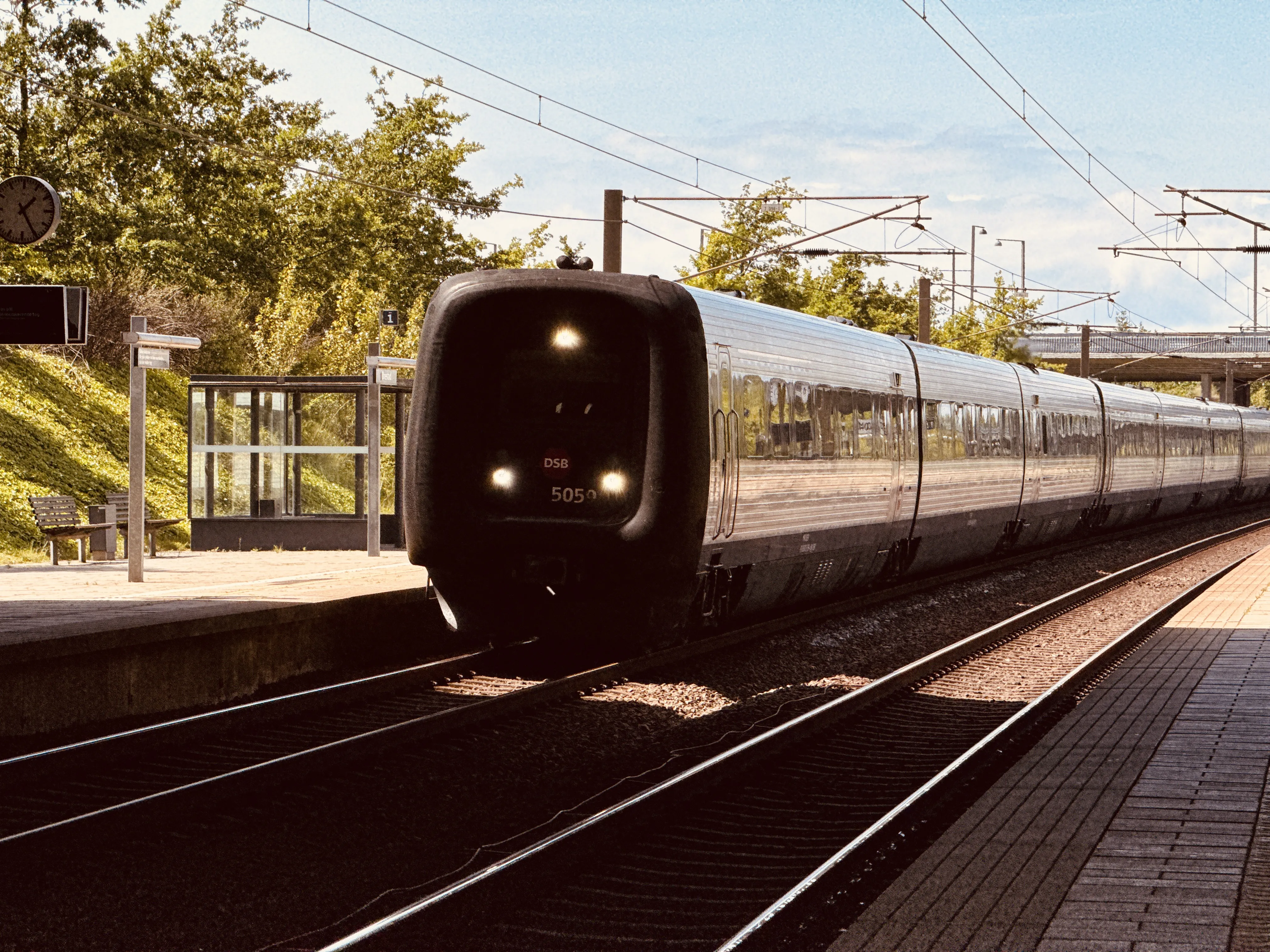 Billede af DSB MF 5059 fotograferet ud for Ørestad Trinbræt.