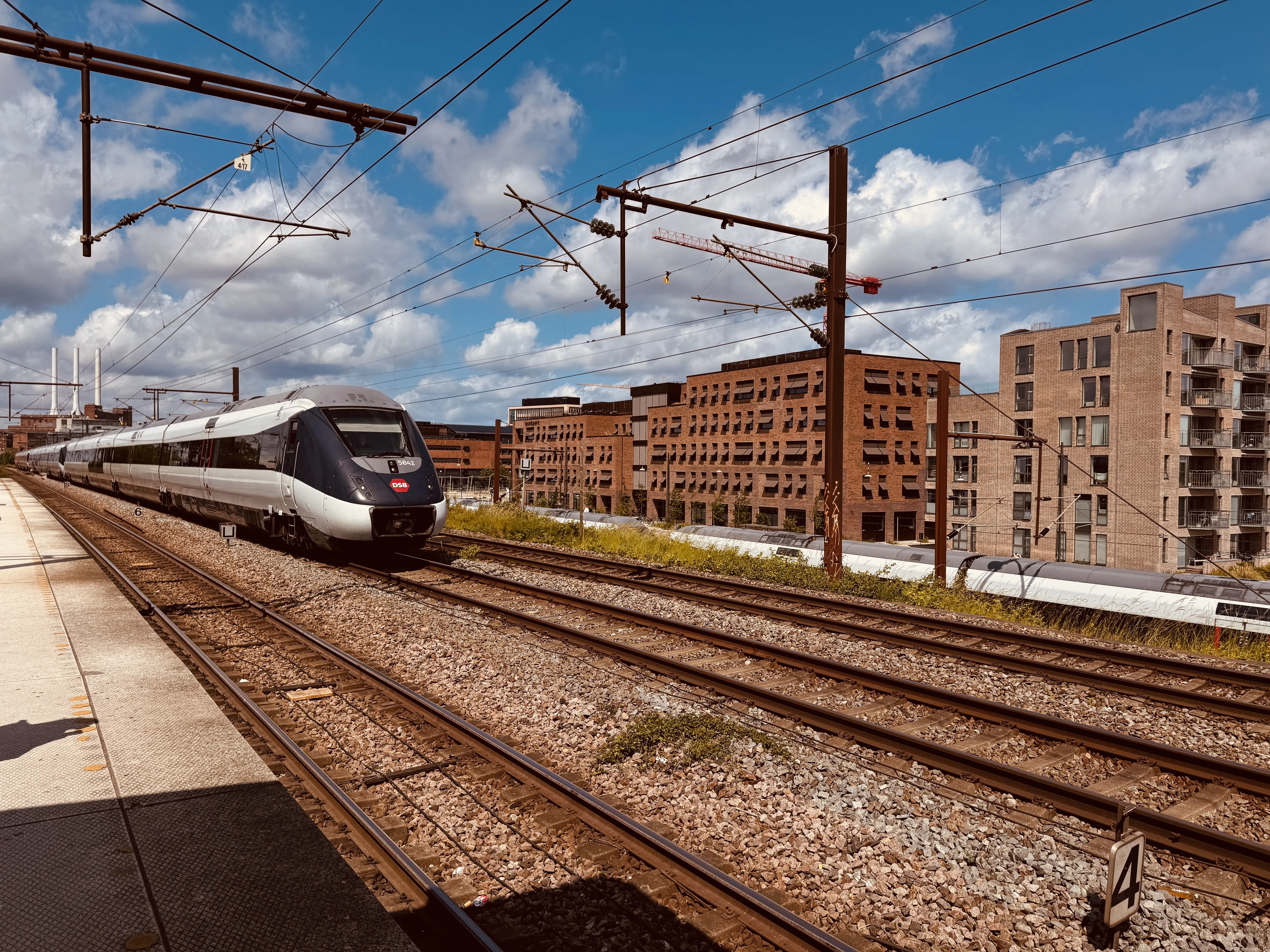 Billede af DSB MG 5642 fotograferet ud for Nordhavn S-togstrinbræt.